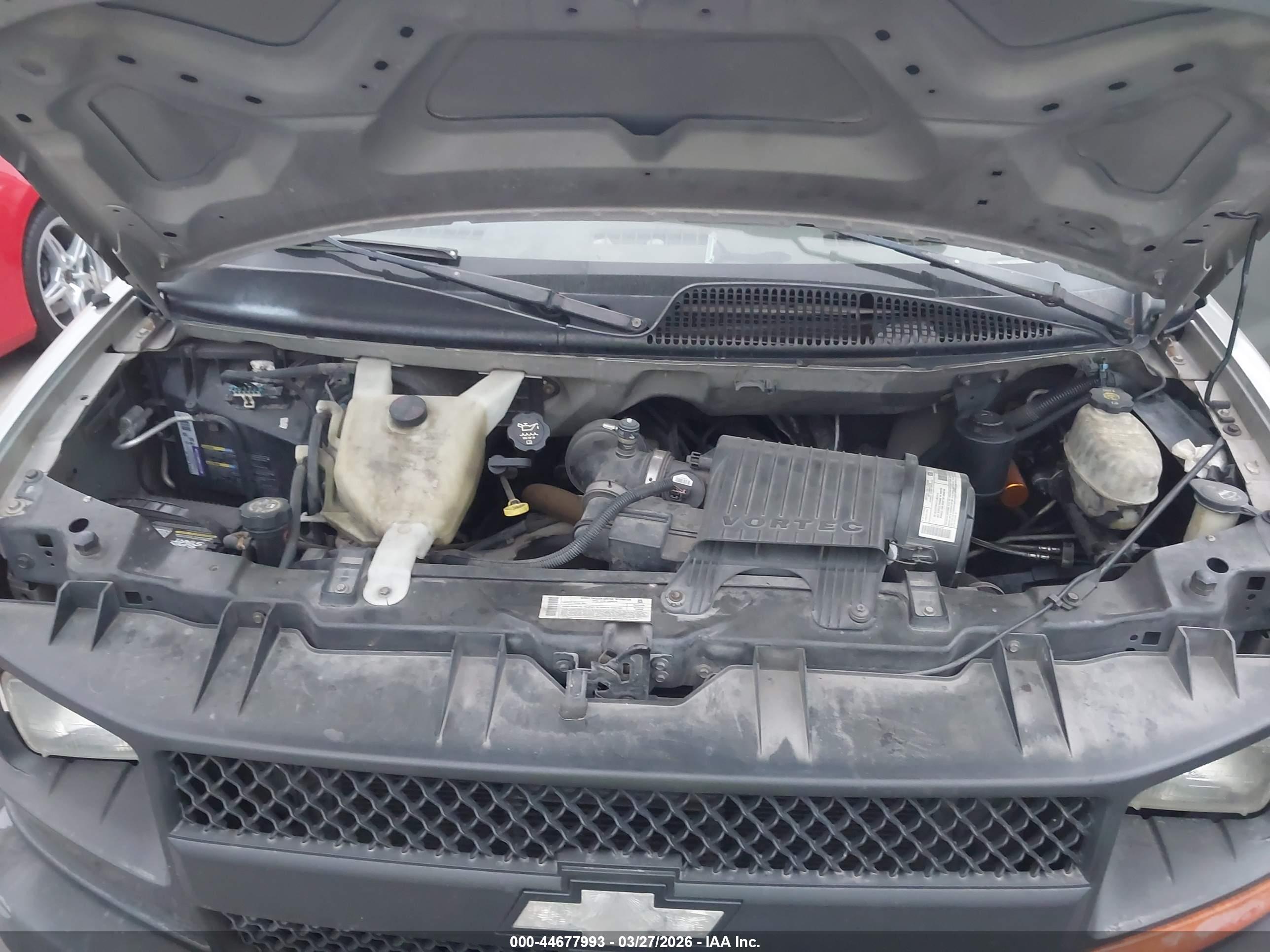 CHEVROLET EXPRESS image 10