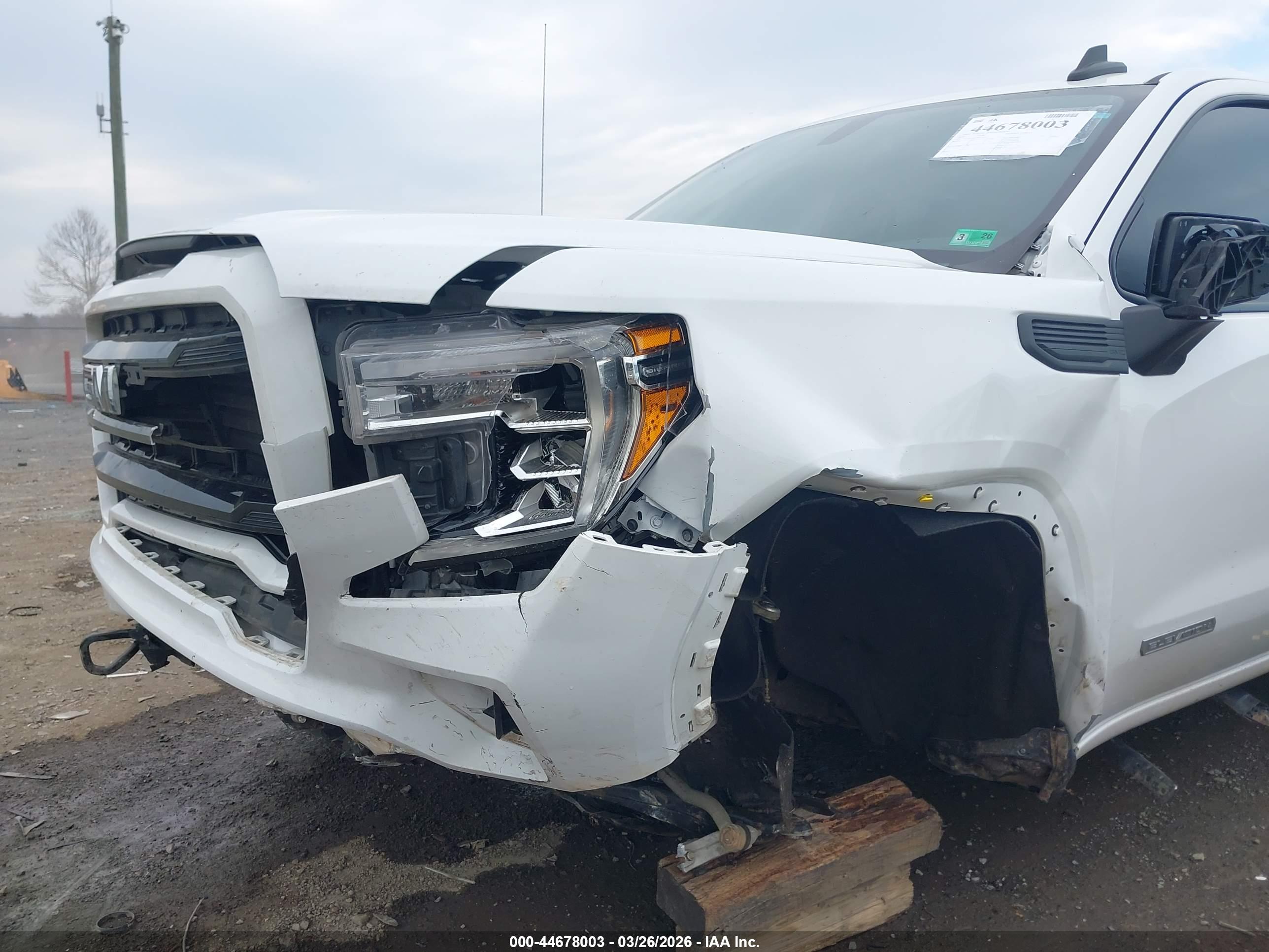 GMC SIERRA image 6