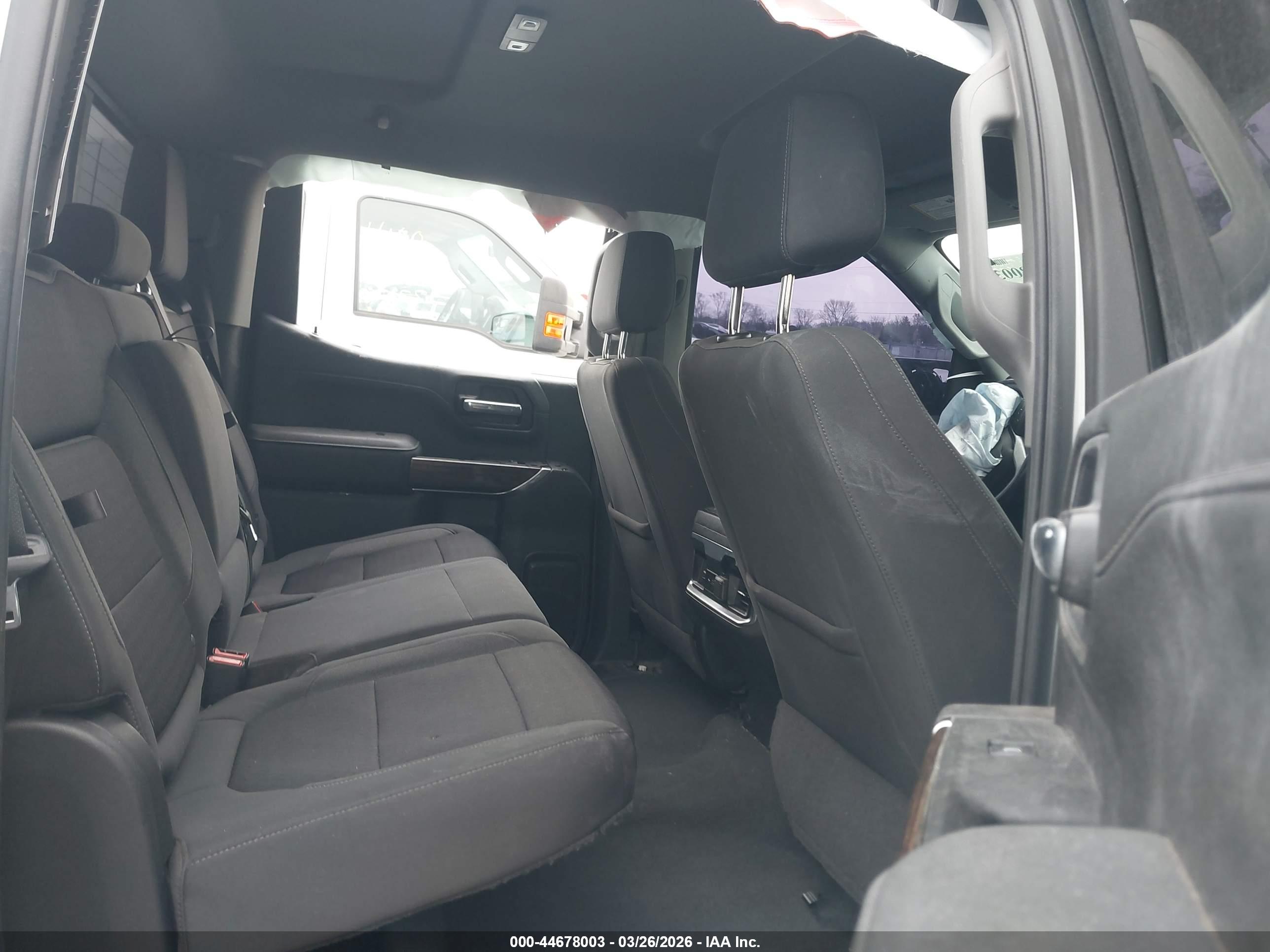 GMC SIERRA image 8