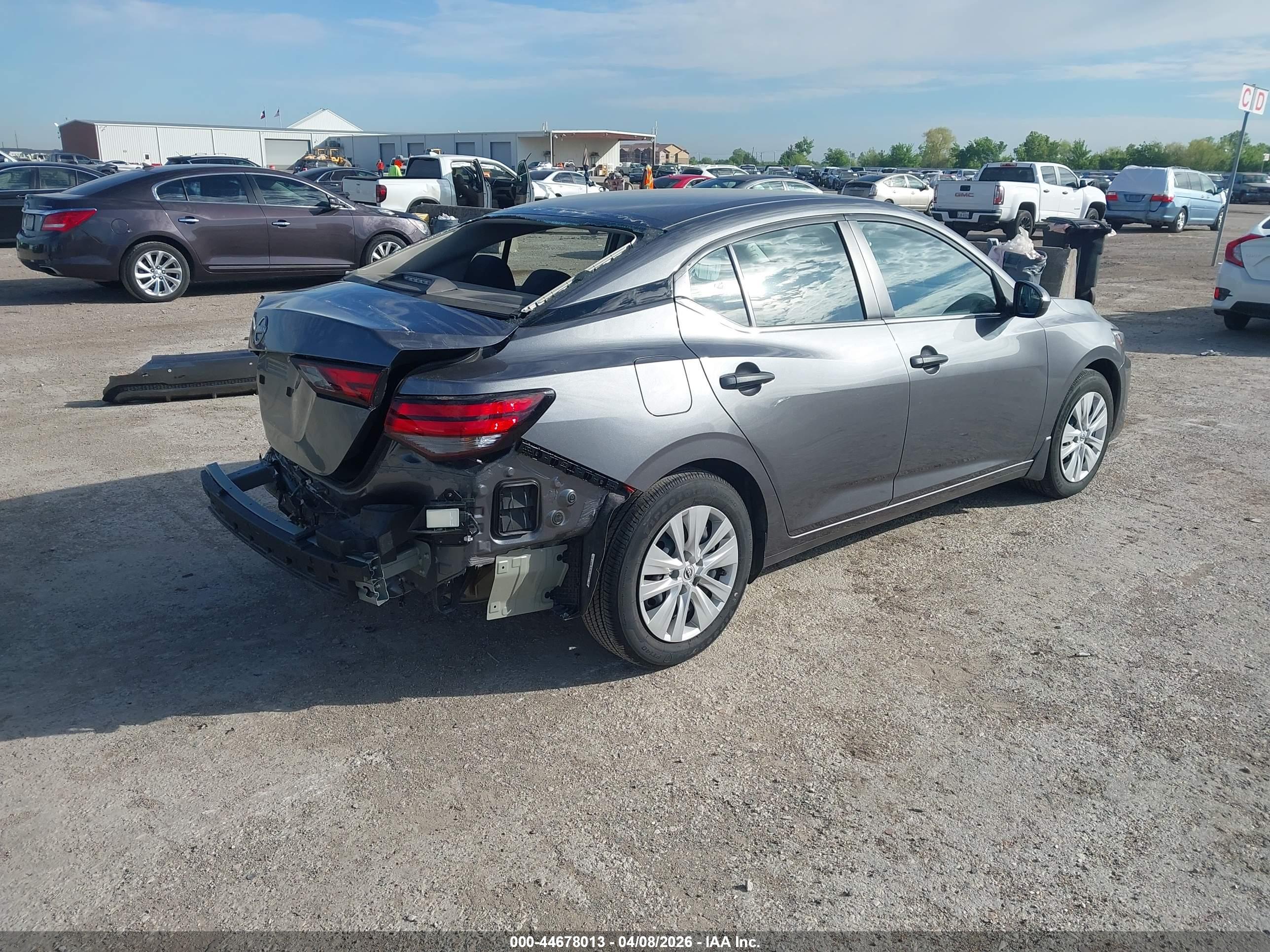 NISSAN SENTRA image 4