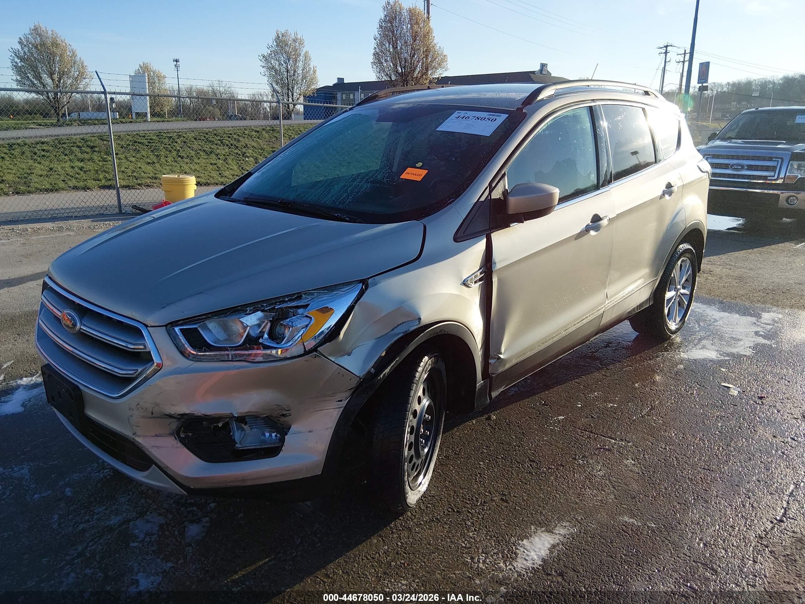FORD ESCAPE image 2