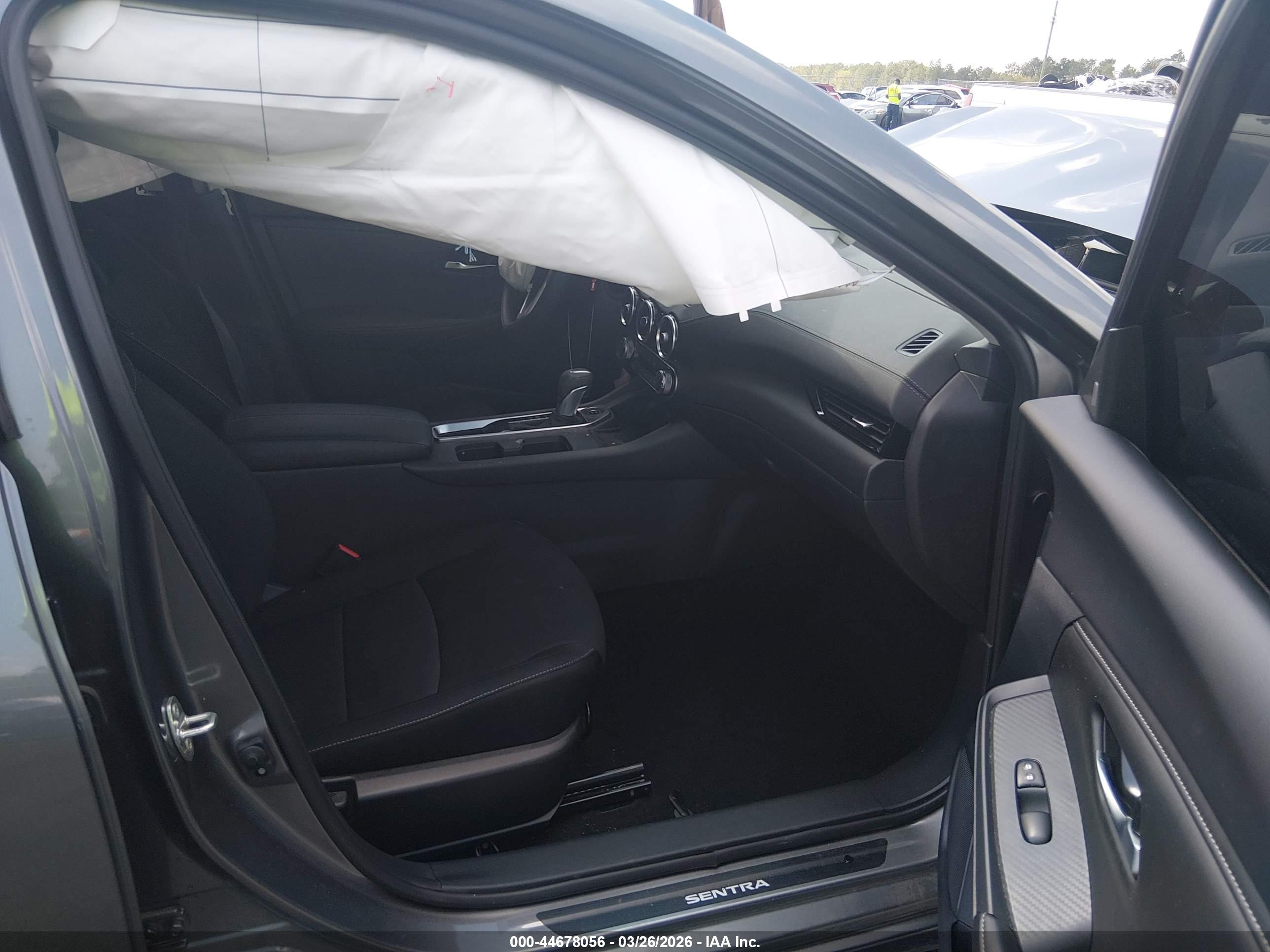 NISSAN SENTRA image 5