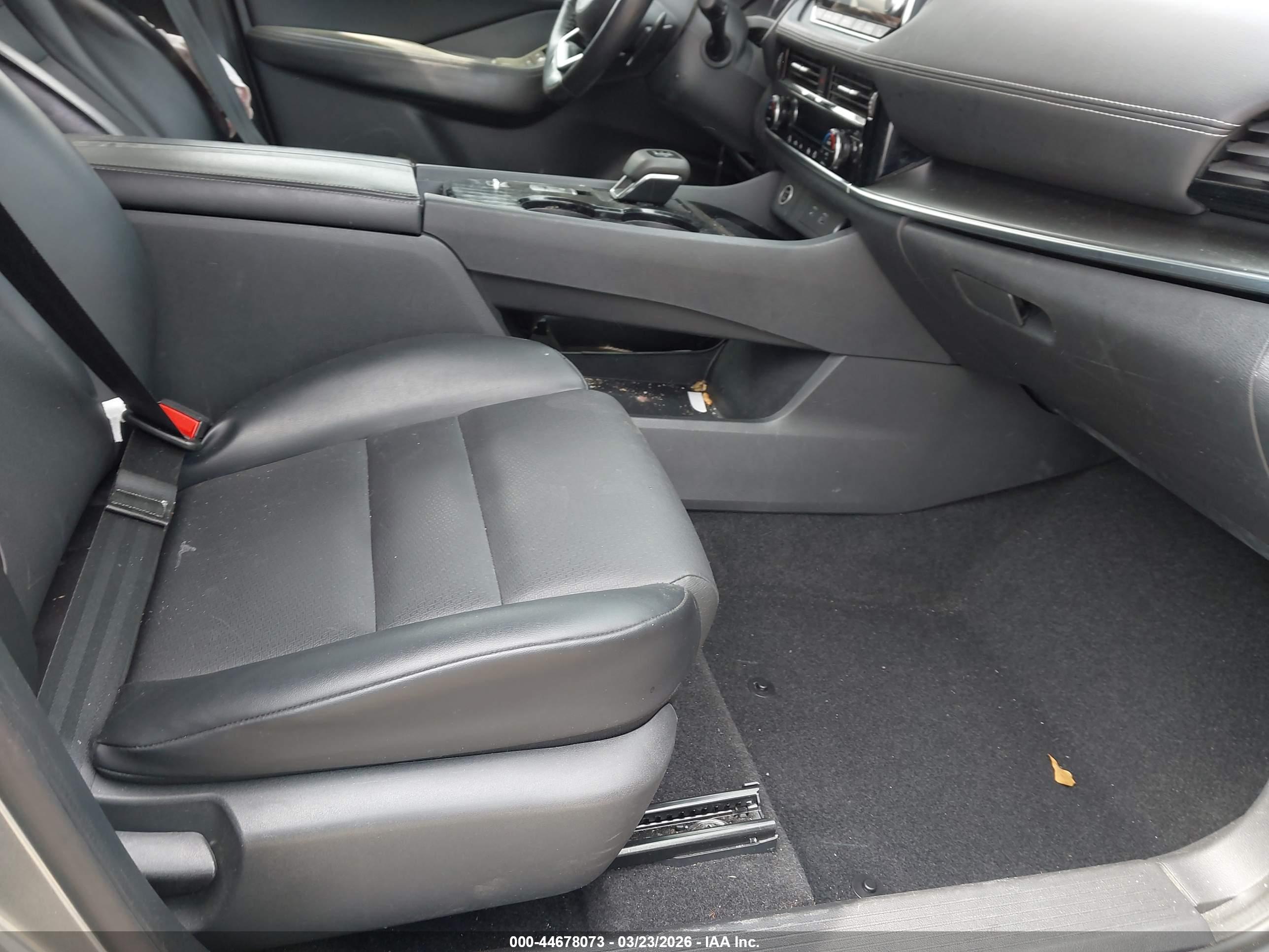 NISSAN ROGUE image 5