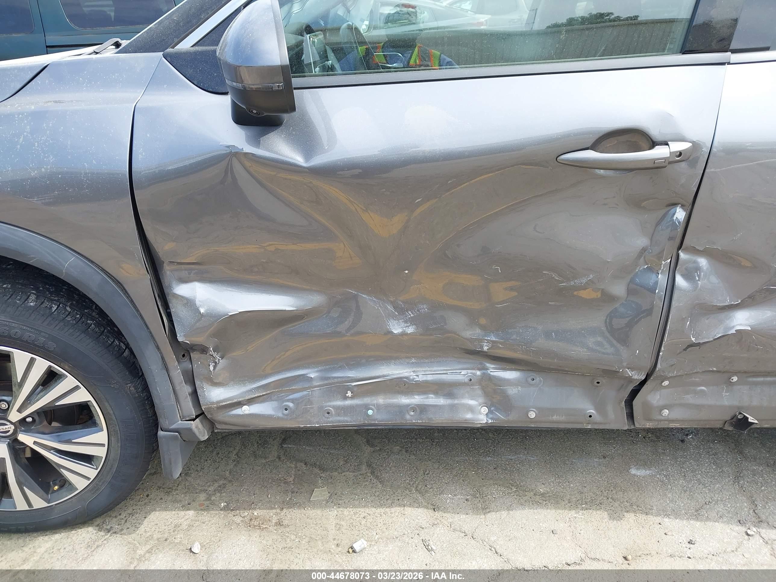 NISSAN ROGUE image 6