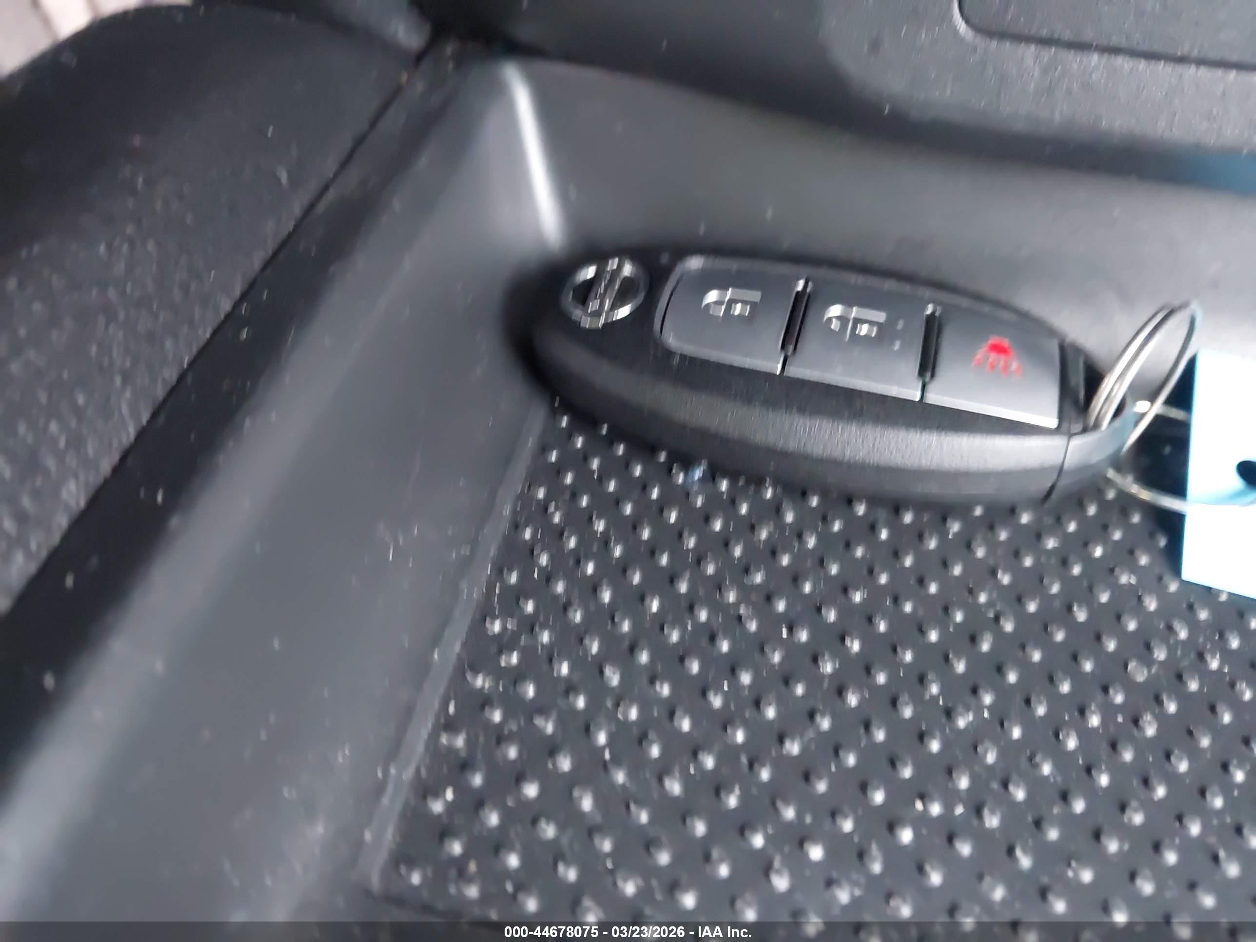 NISSAN ROGUE image 11