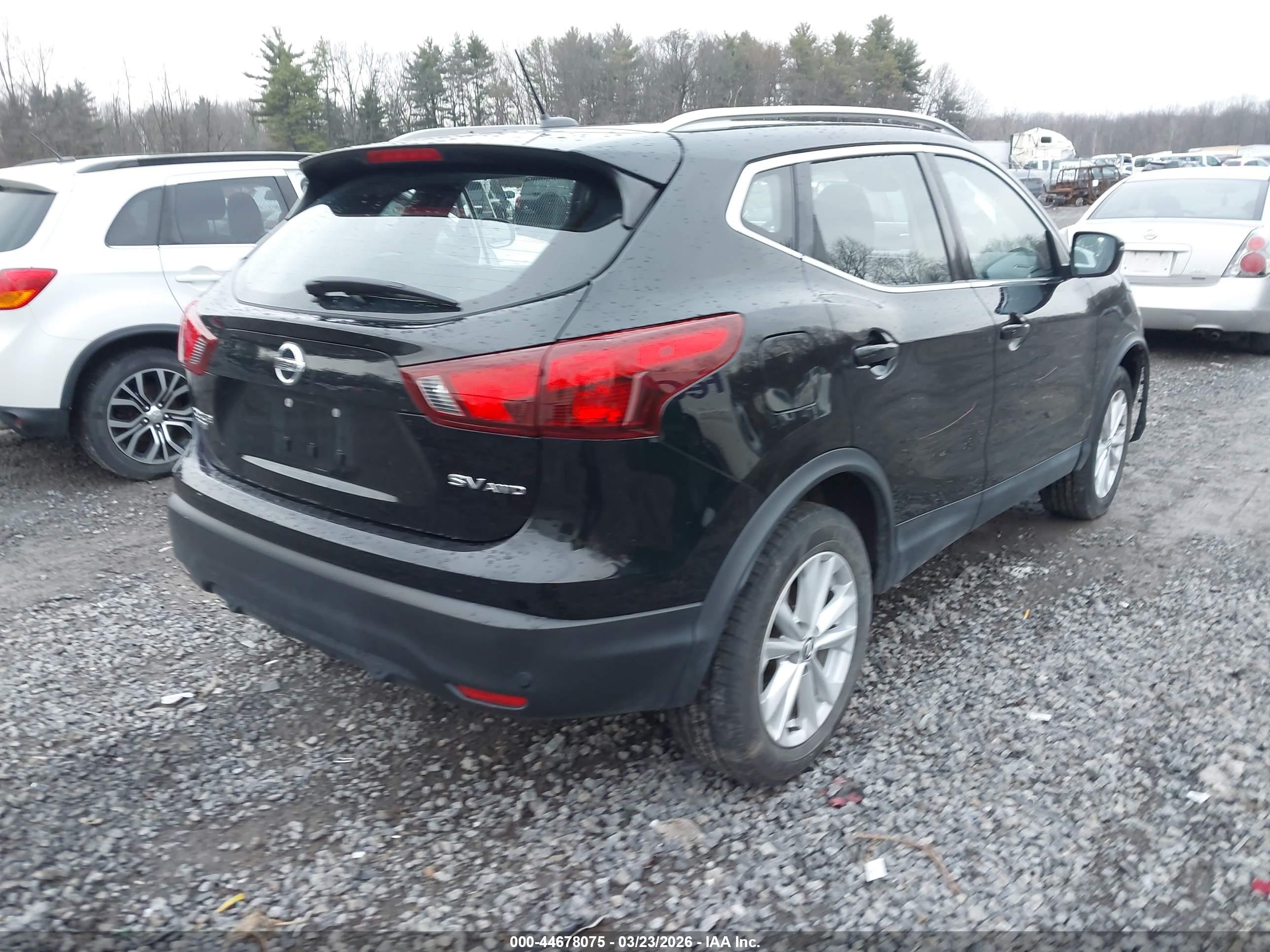 NISSAN ROGUE image 4