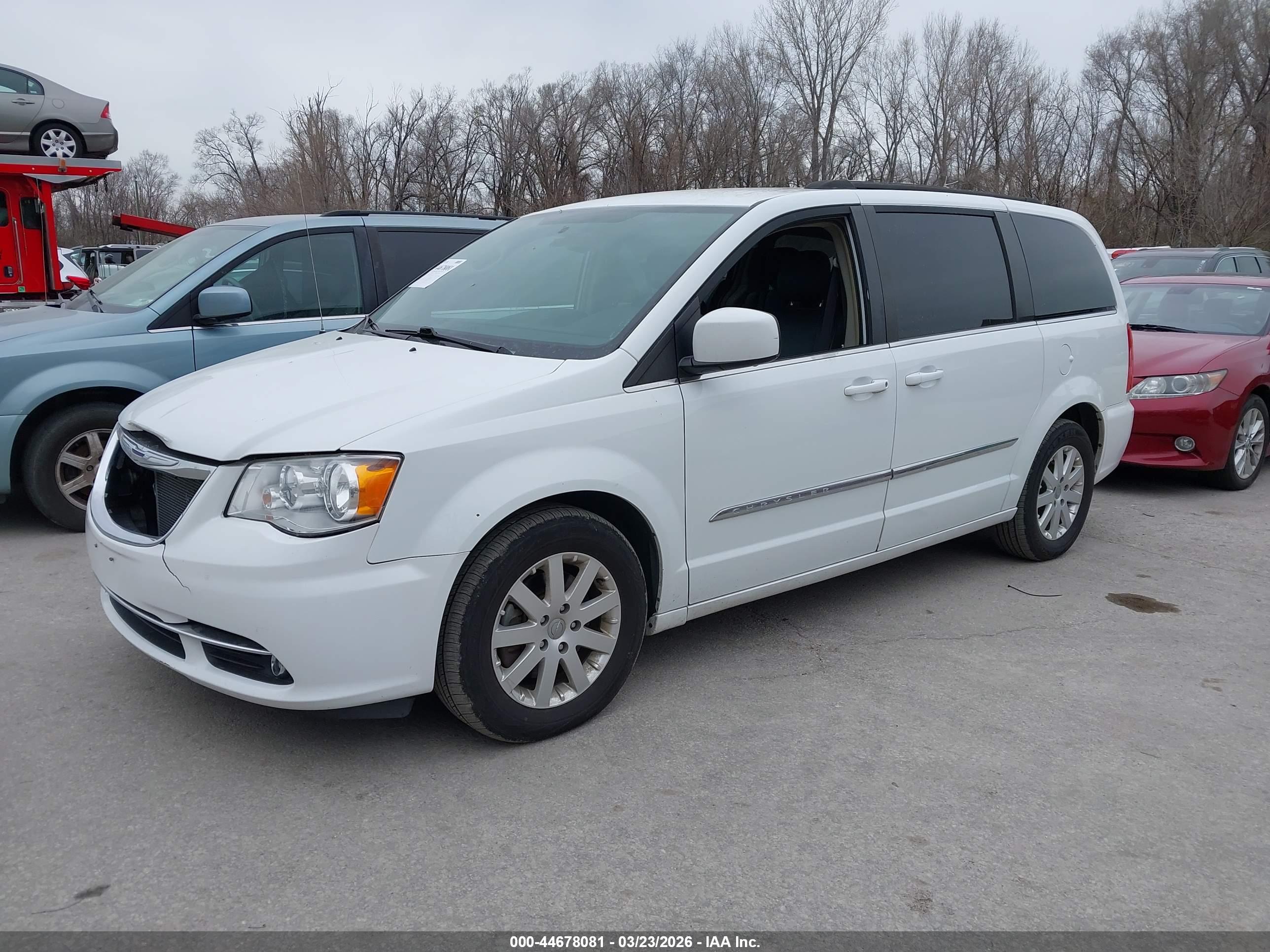 CHRYSLER TOWN image 2
