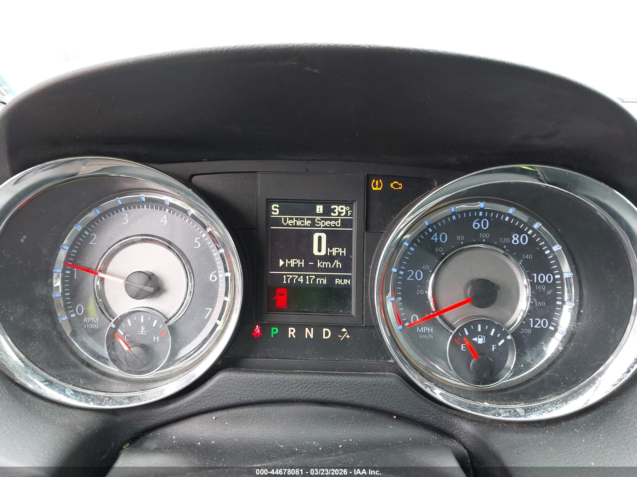 CHRYSLER TOWN image 7