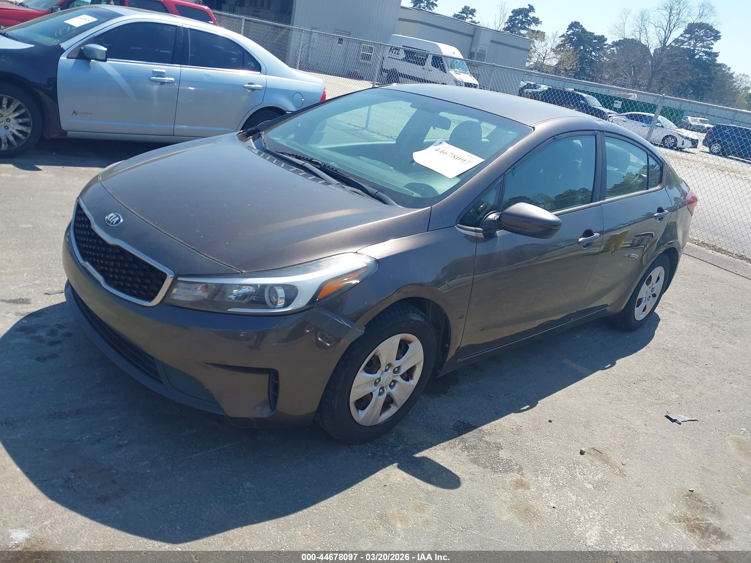 KIA FORTE image 2