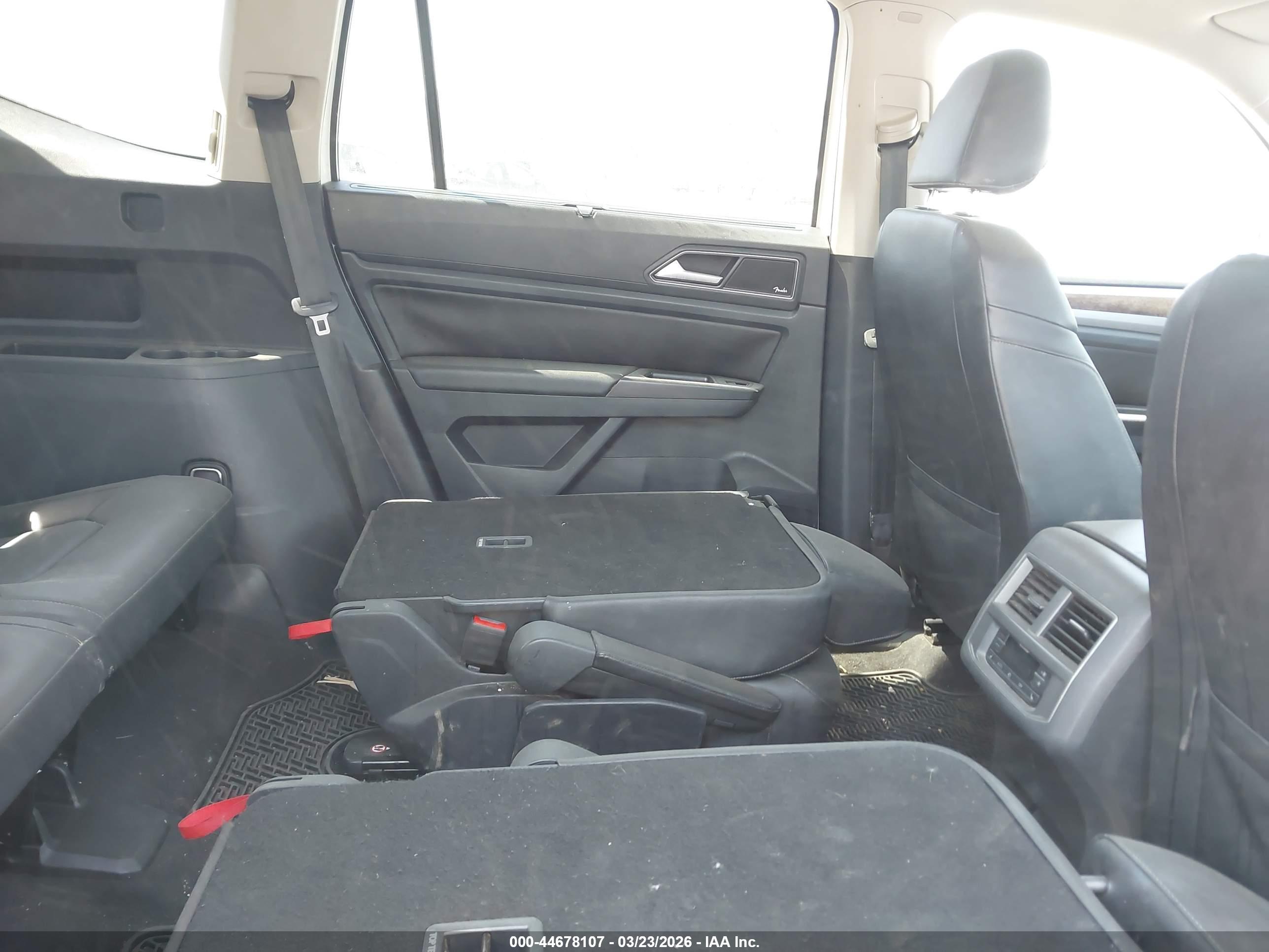 VOLKSWAGEN ATLAS image 8