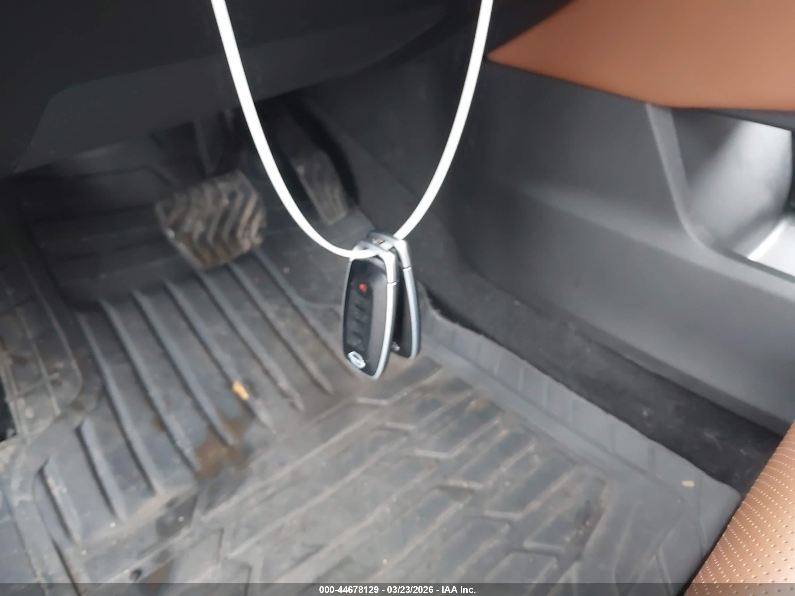 NISSAN ROGUE image 11