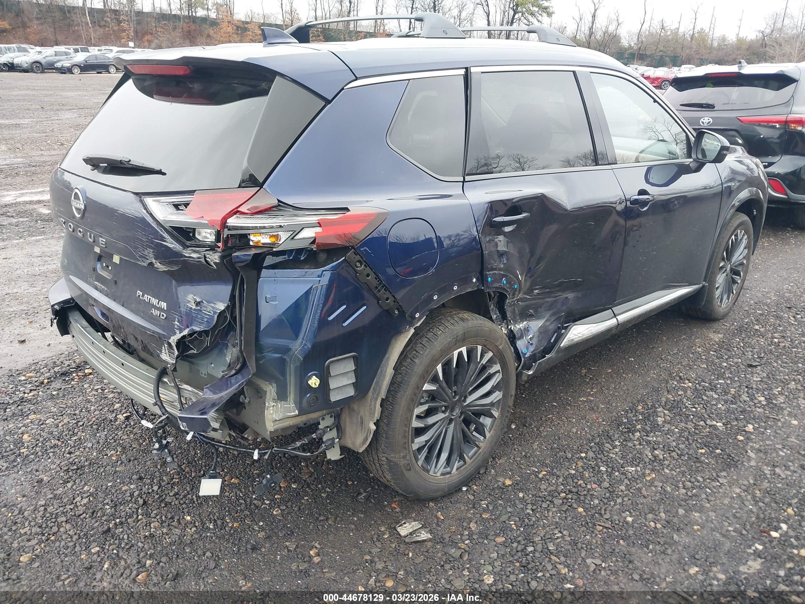 NISSAN ROGUE image 4