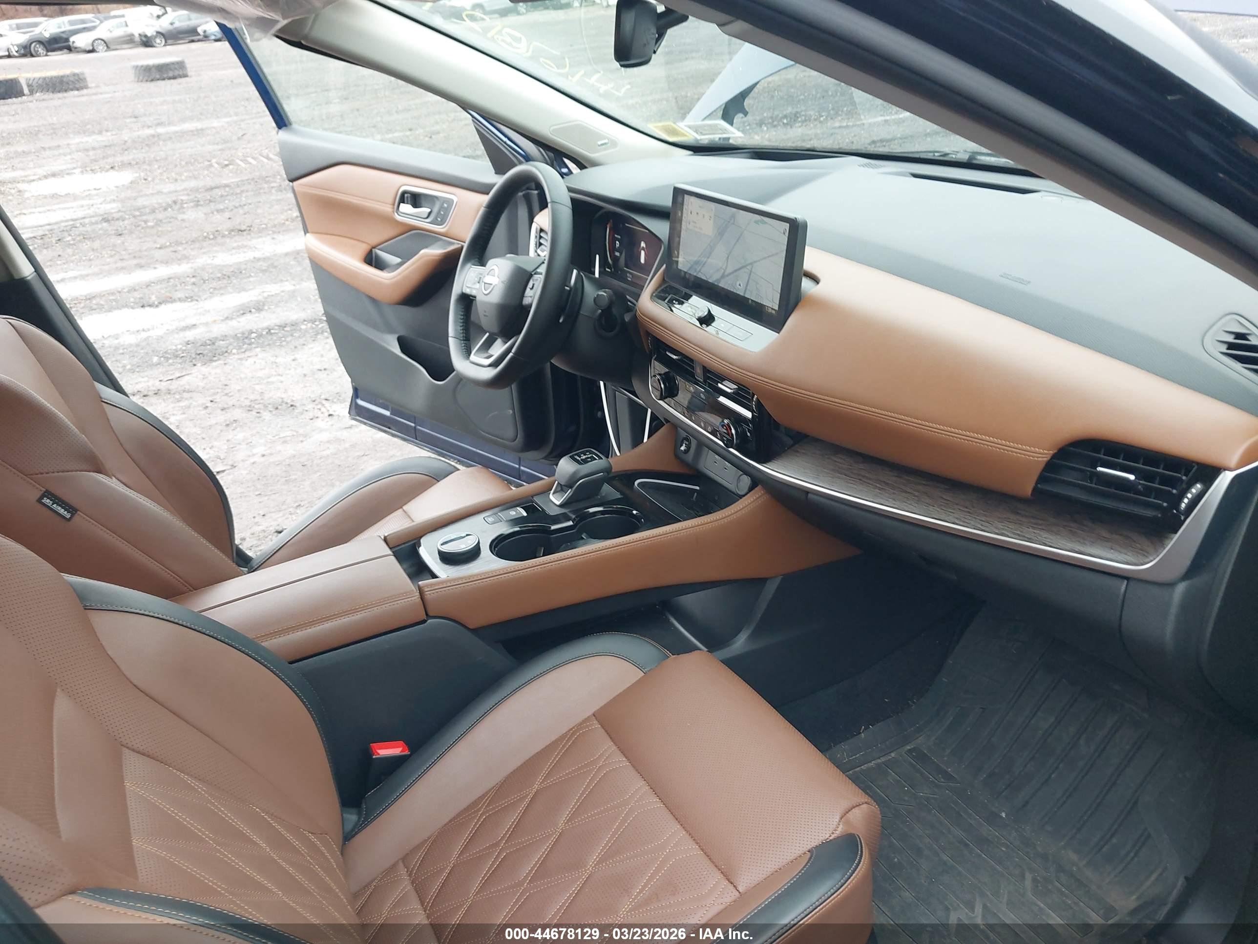 NISSAN ROGUE image 5