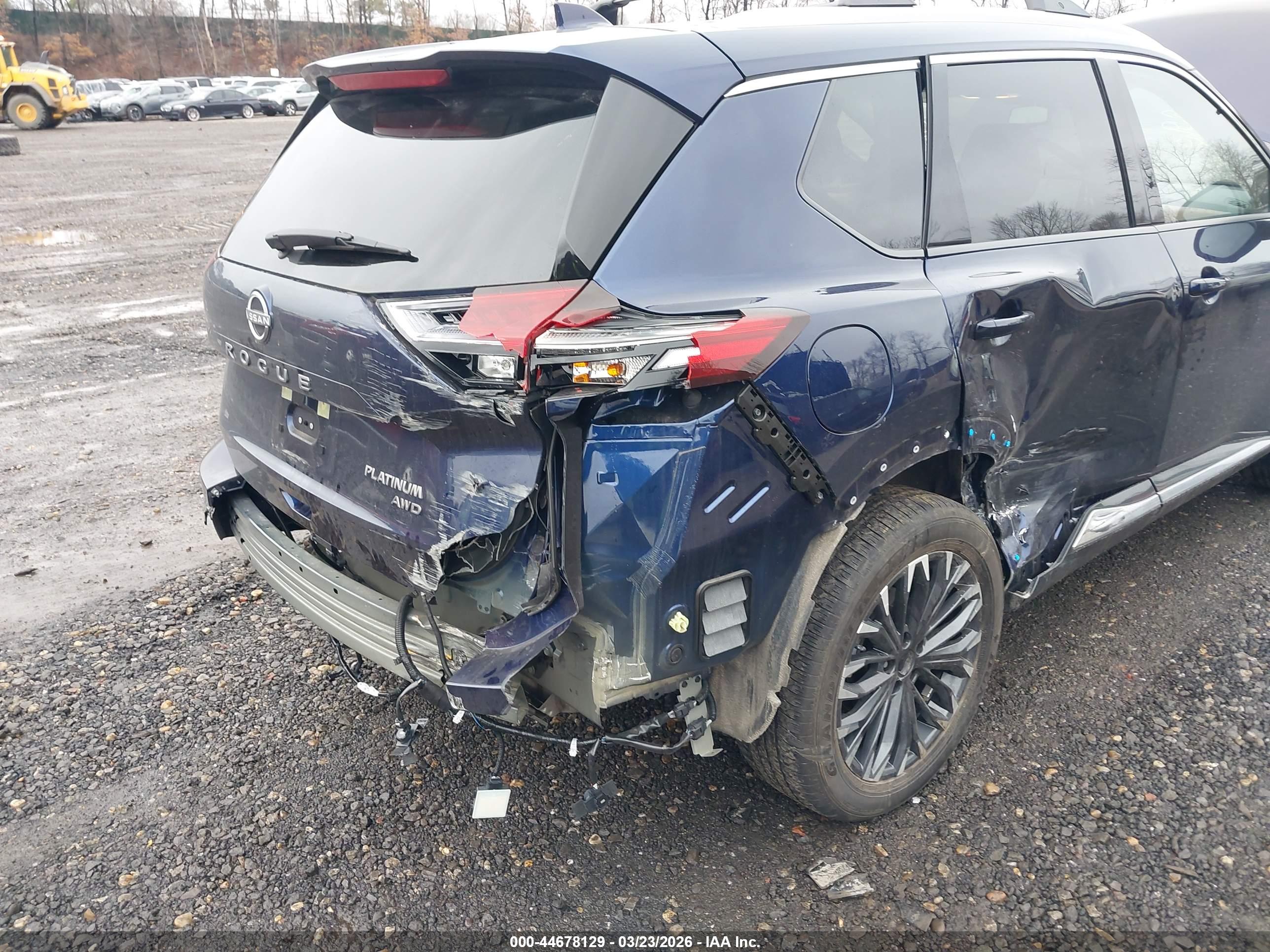 NISSAN ROGUE image 6