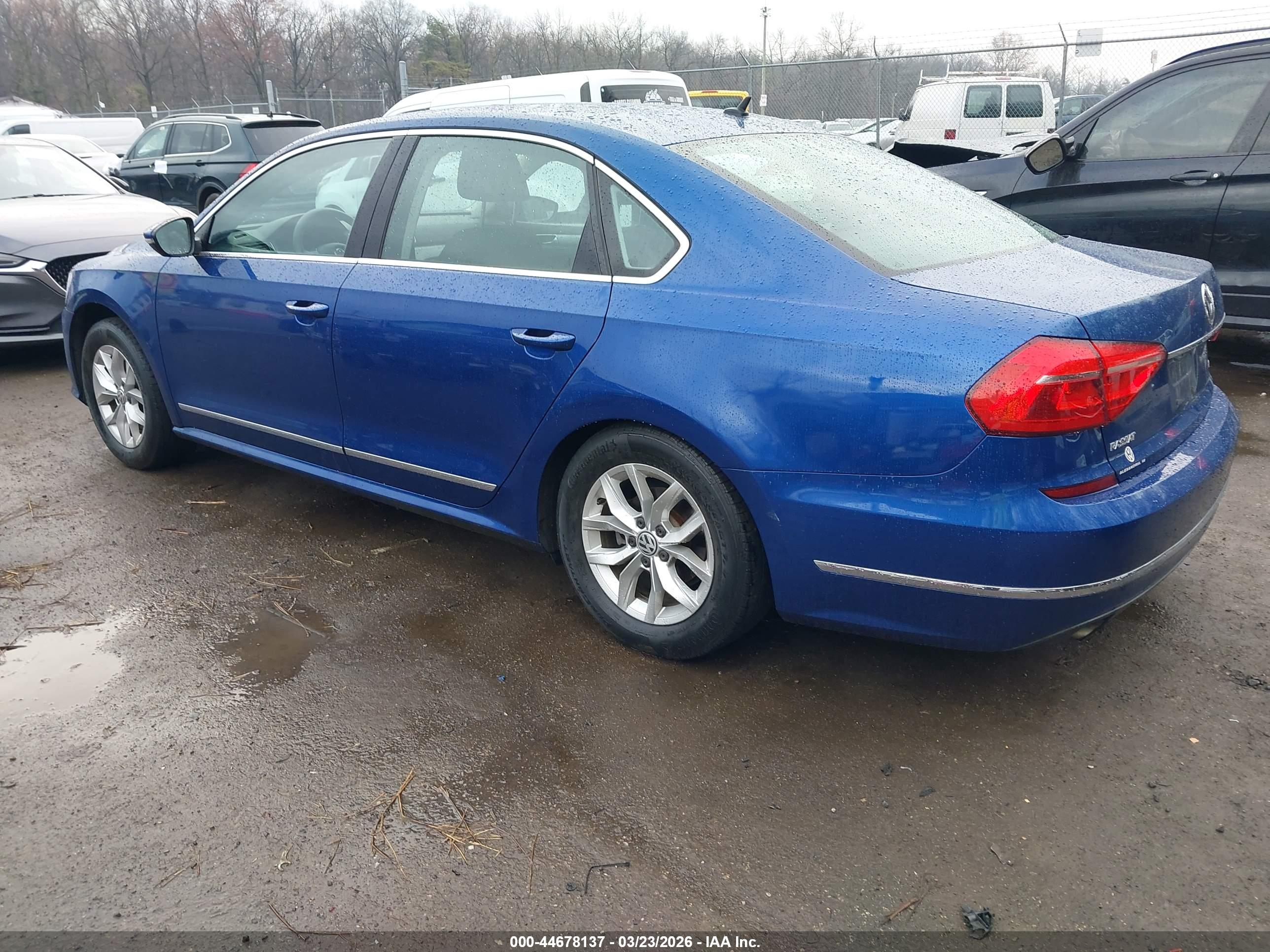 VOLKSWAGEN PASSAT image 3