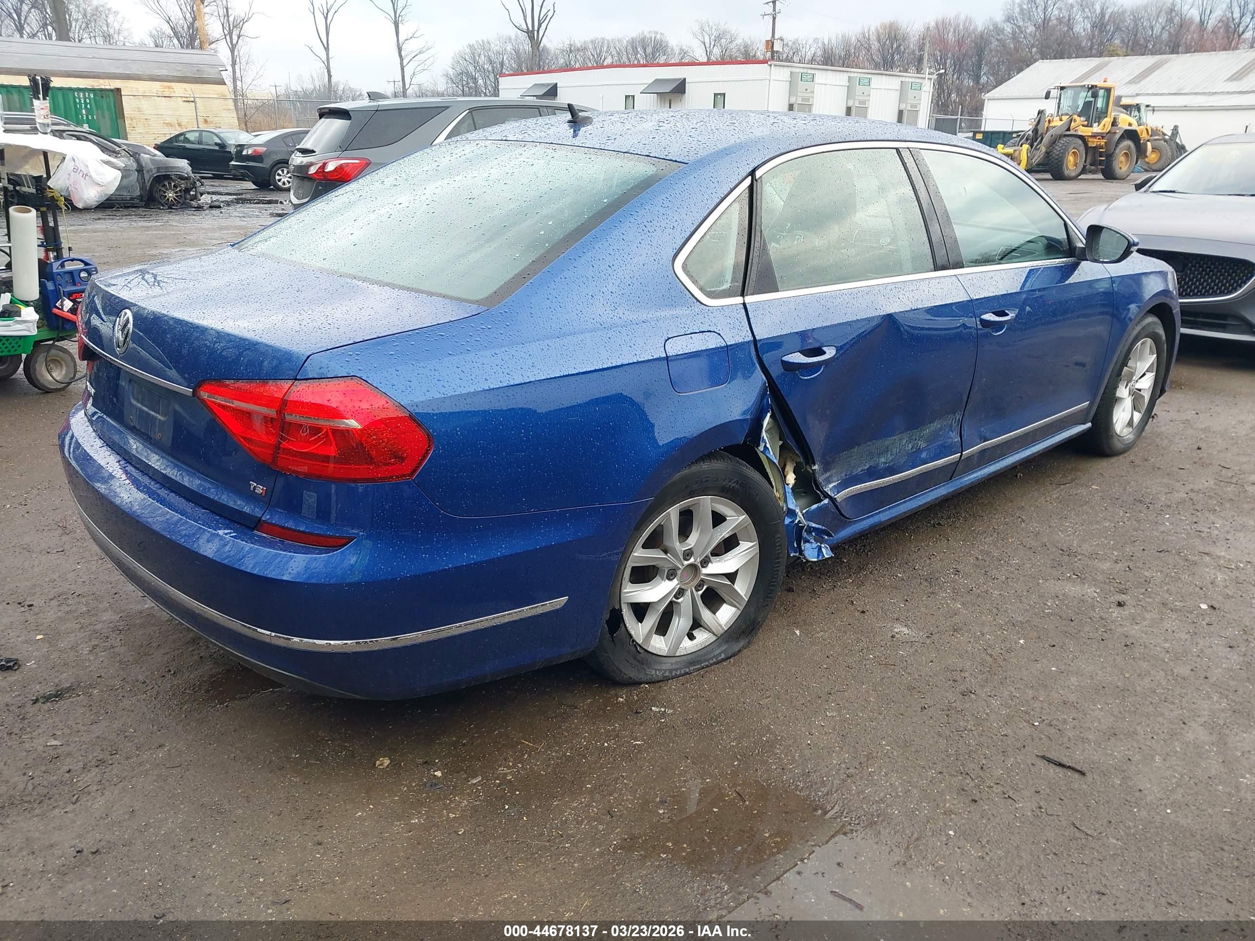 VOLKSWAGEN PASSAT image 4
