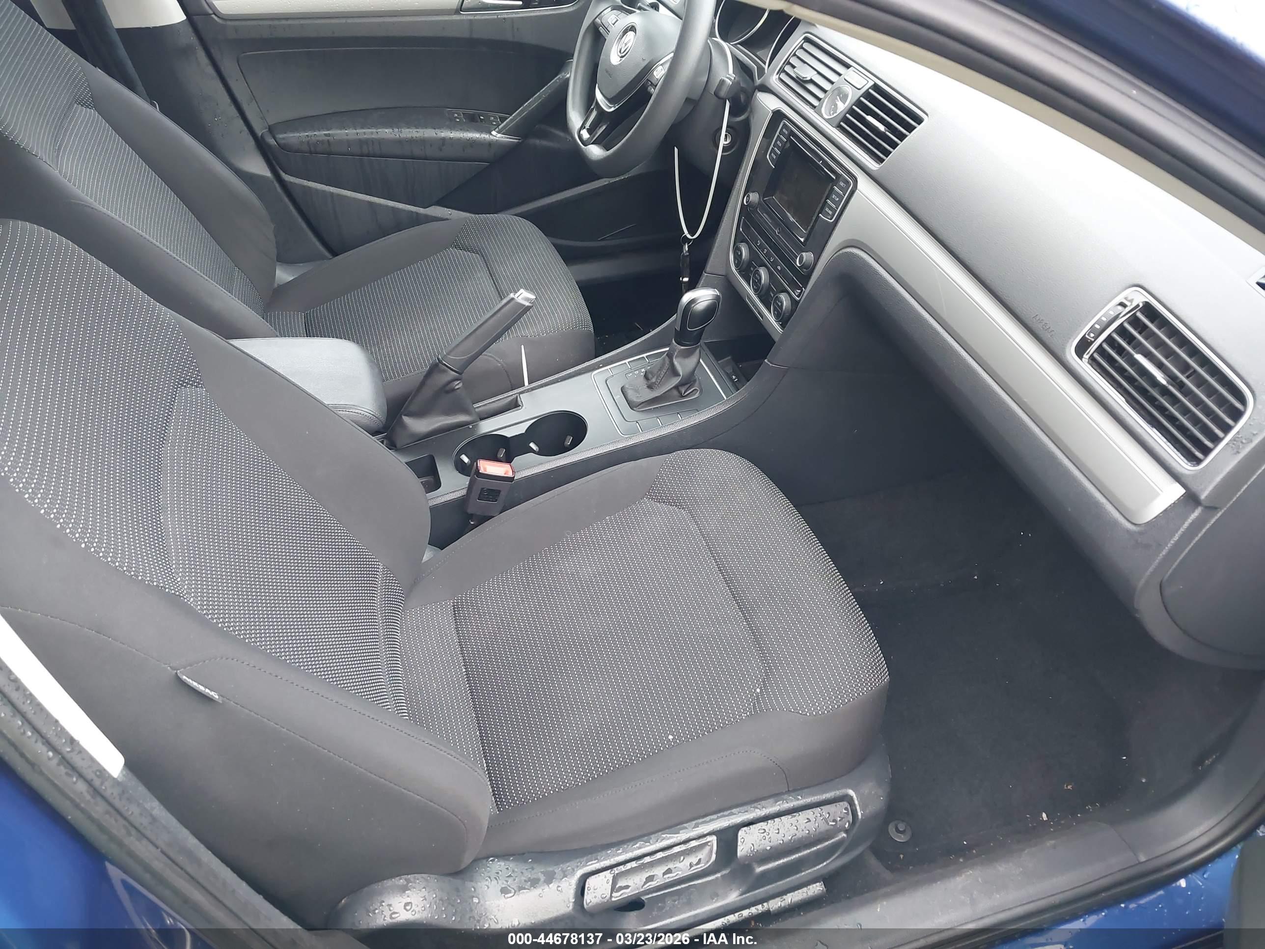 VOLKSWAGEN PASSAT image 5