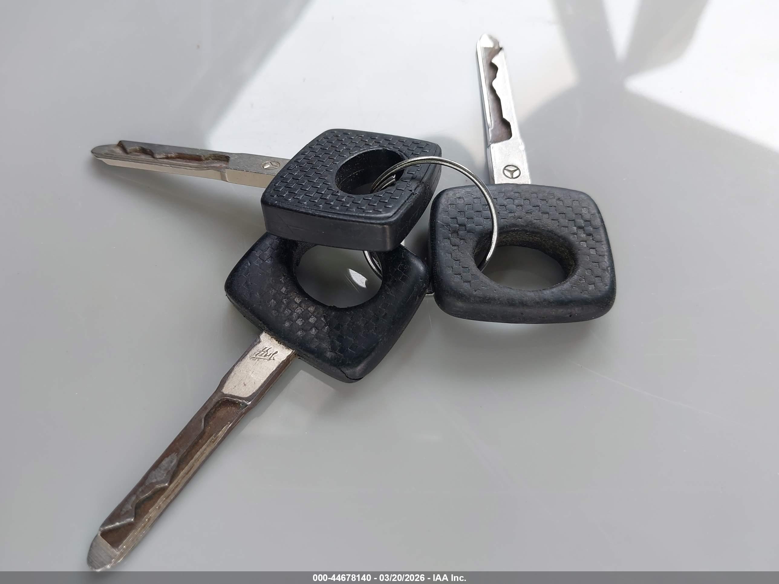 MERCEDES-BENZ 380 image 11
