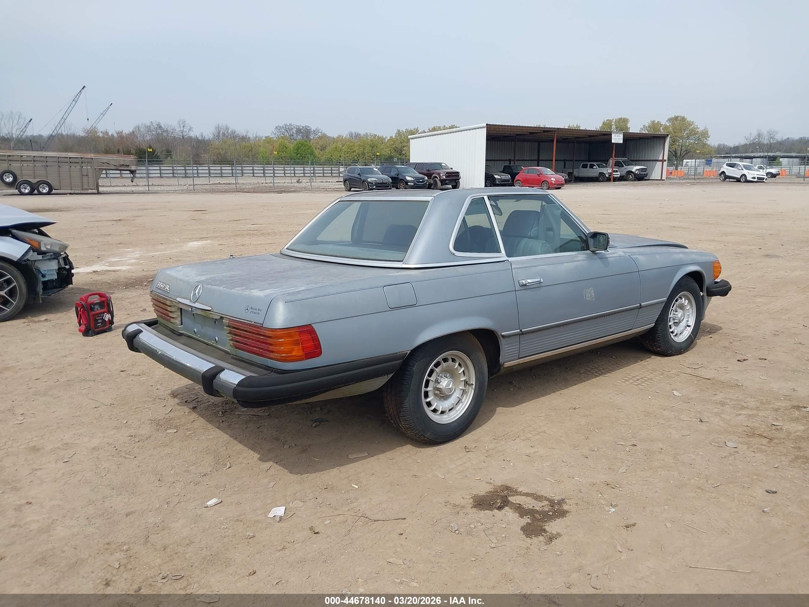 MERCEDES-BENZ 380 image 4
