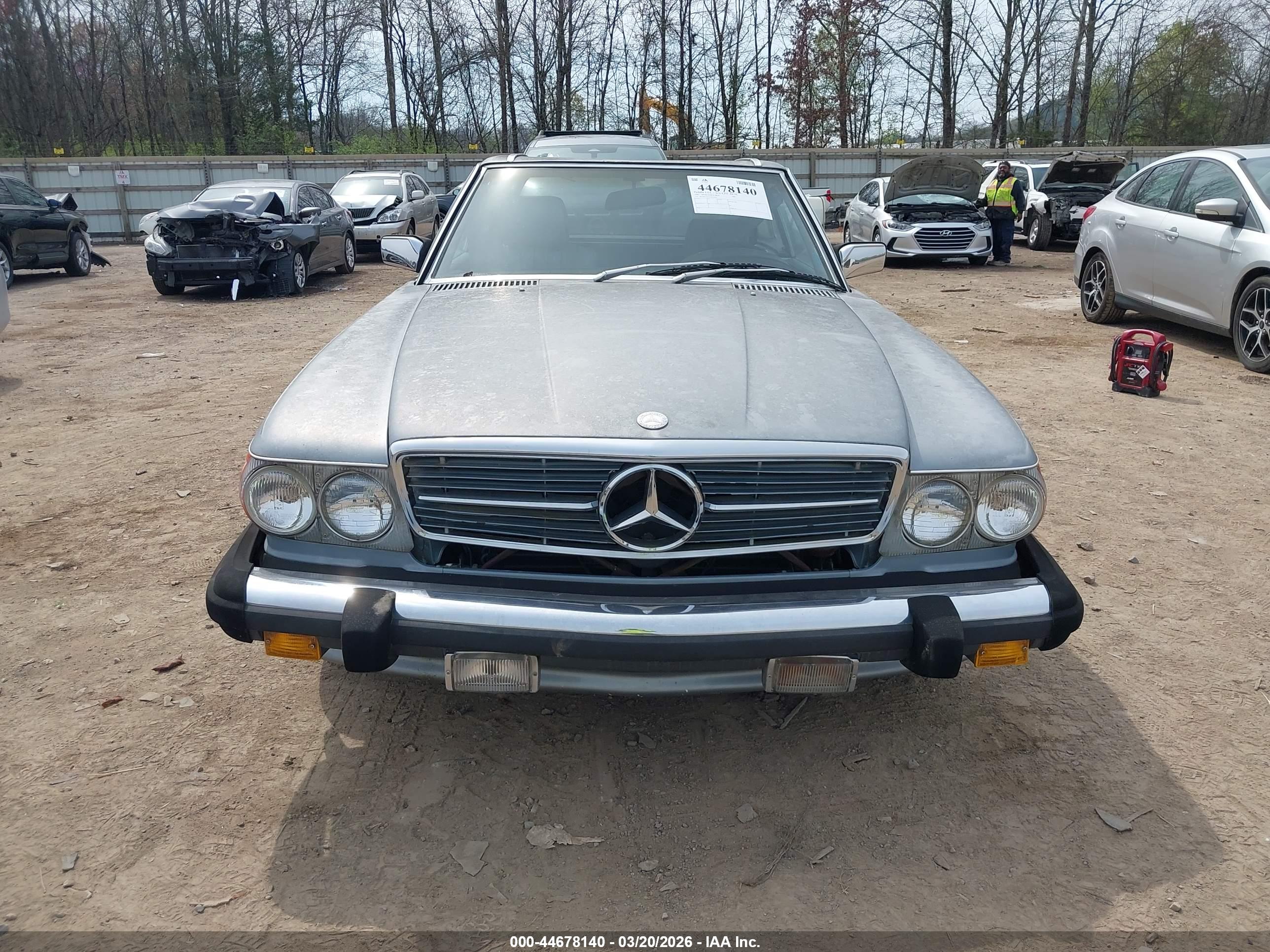 MERCEDES-BENZ 380 image 6