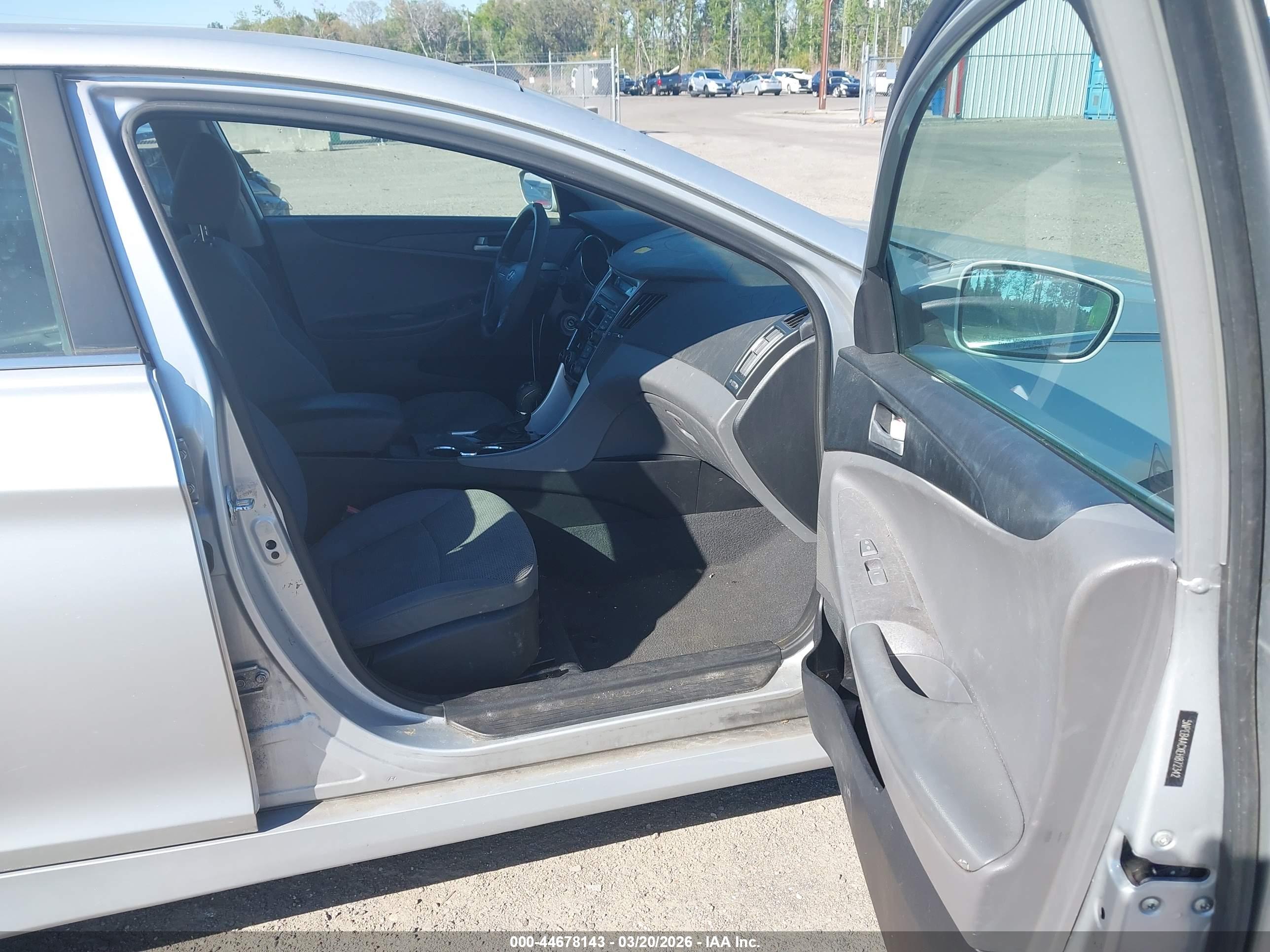 HYUNDAI SONATA image 5