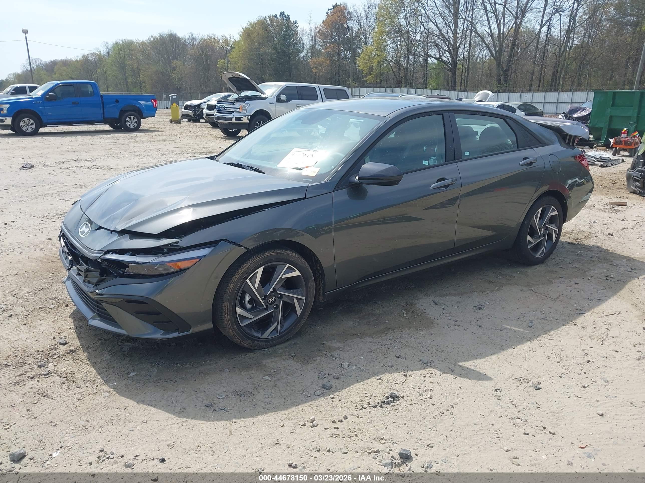 HYUNDAI ELANTRA image 2