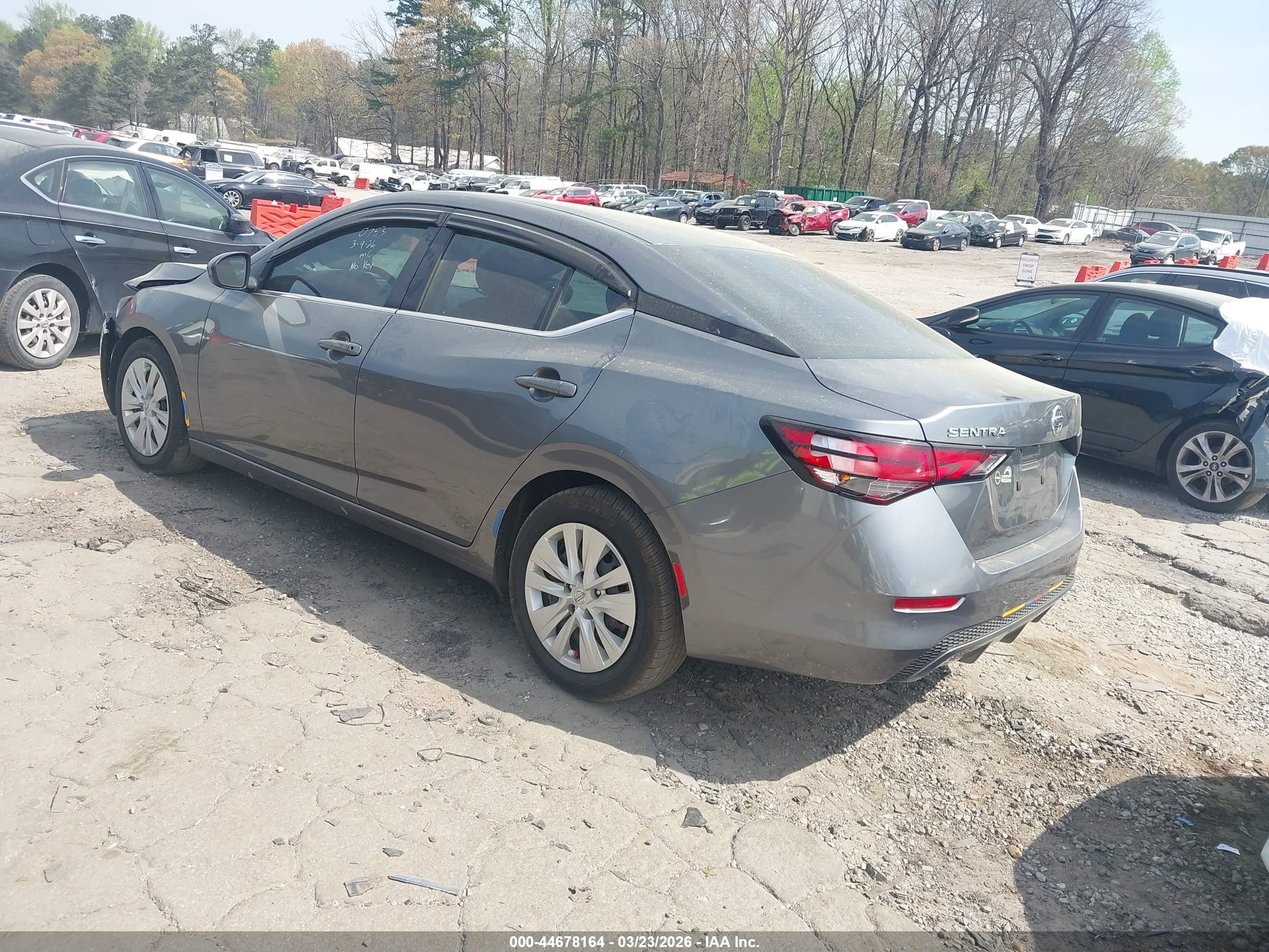NISSAN SENTRA image 3