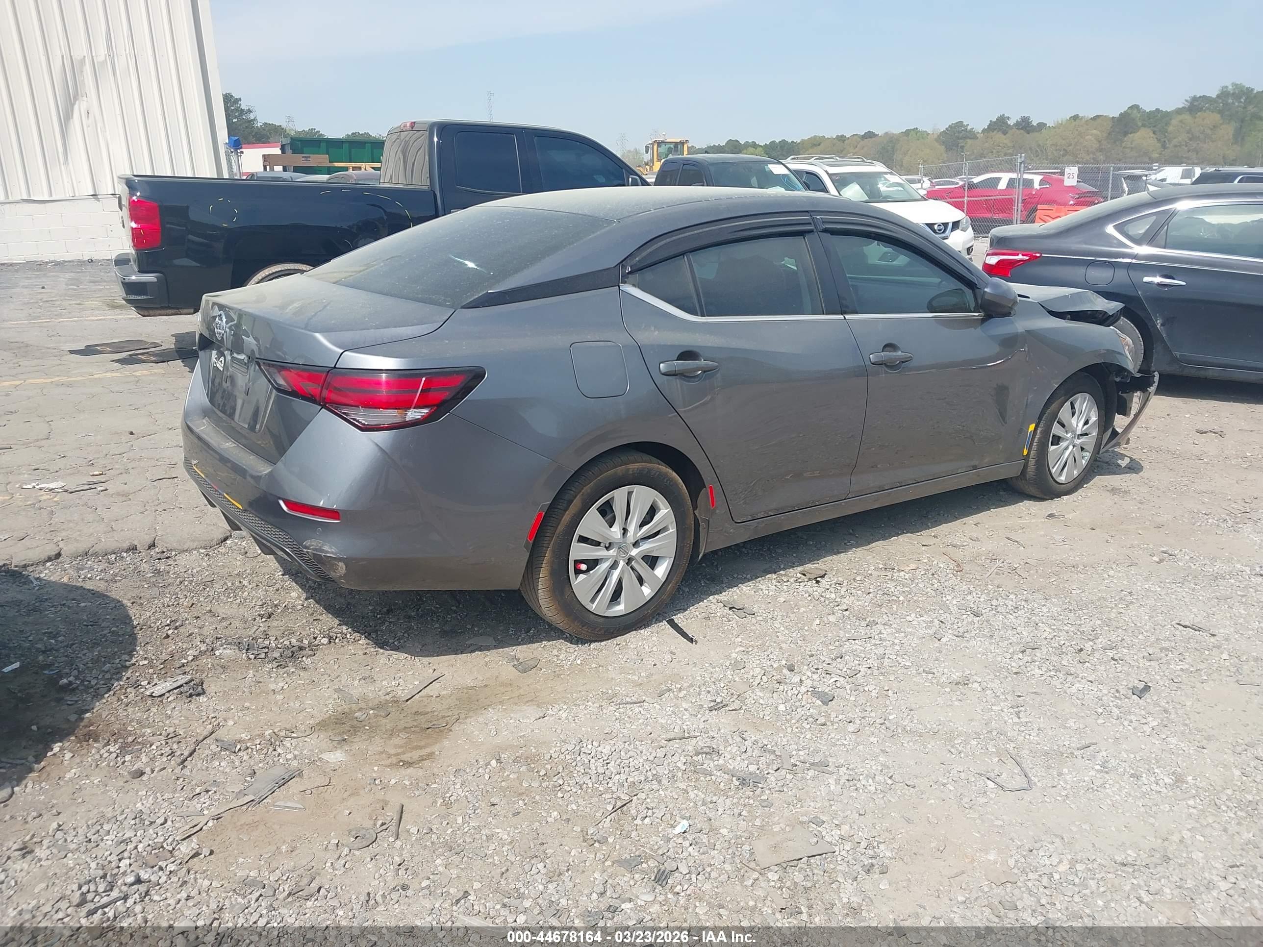 NISSAN SENTRA image 4