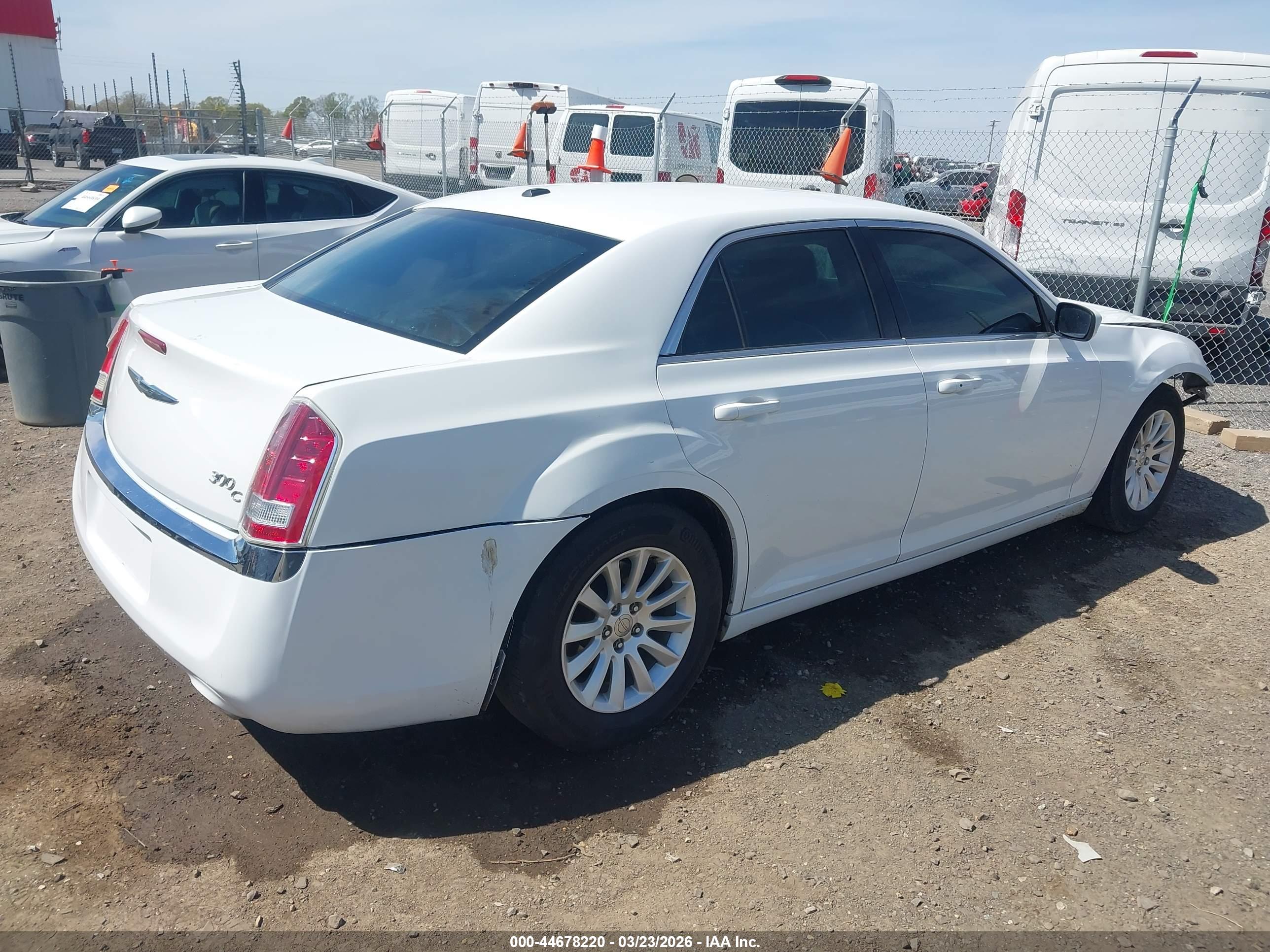 CHRYSLER 300 image 4