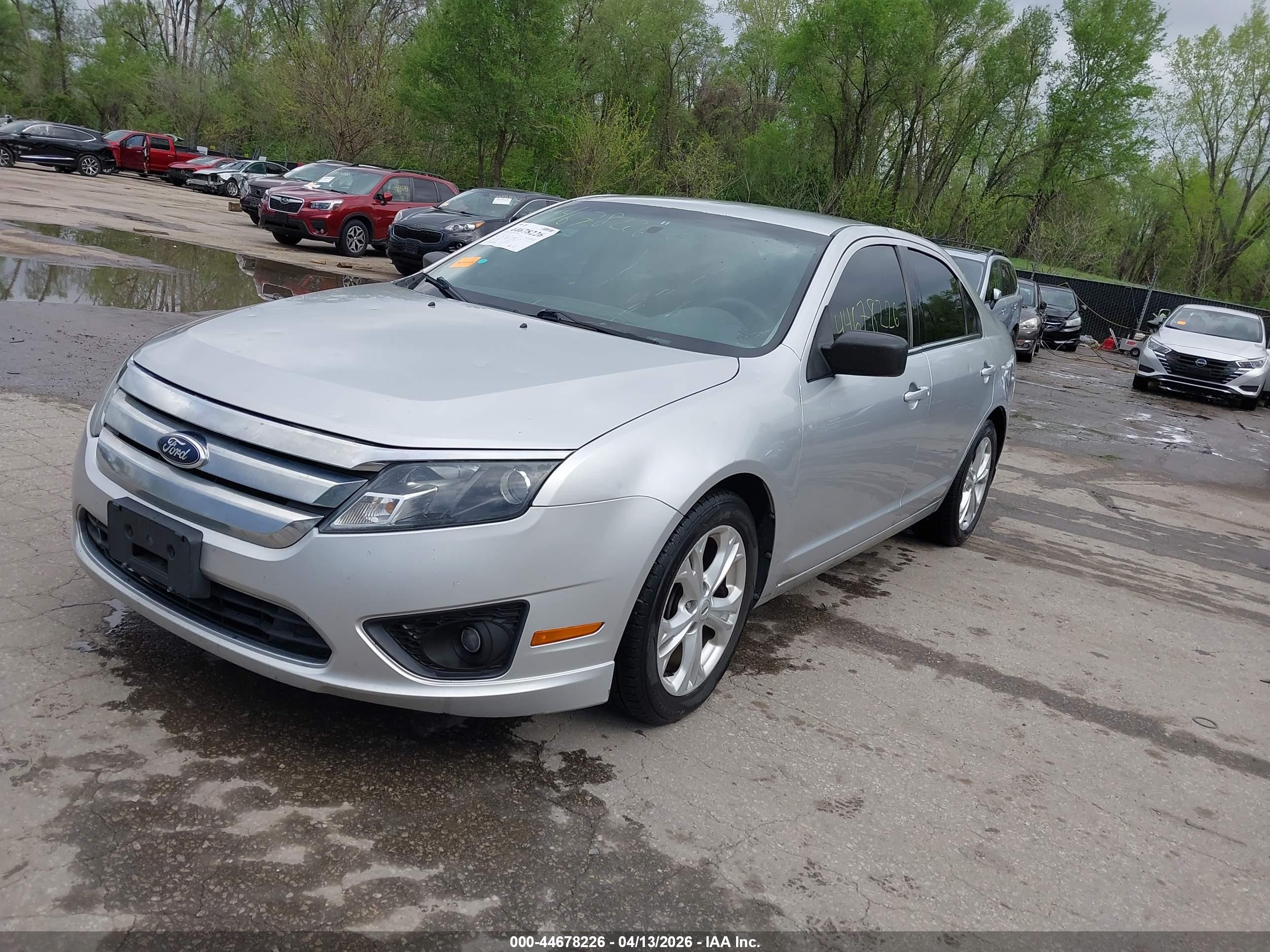 FORD FUSION image 2