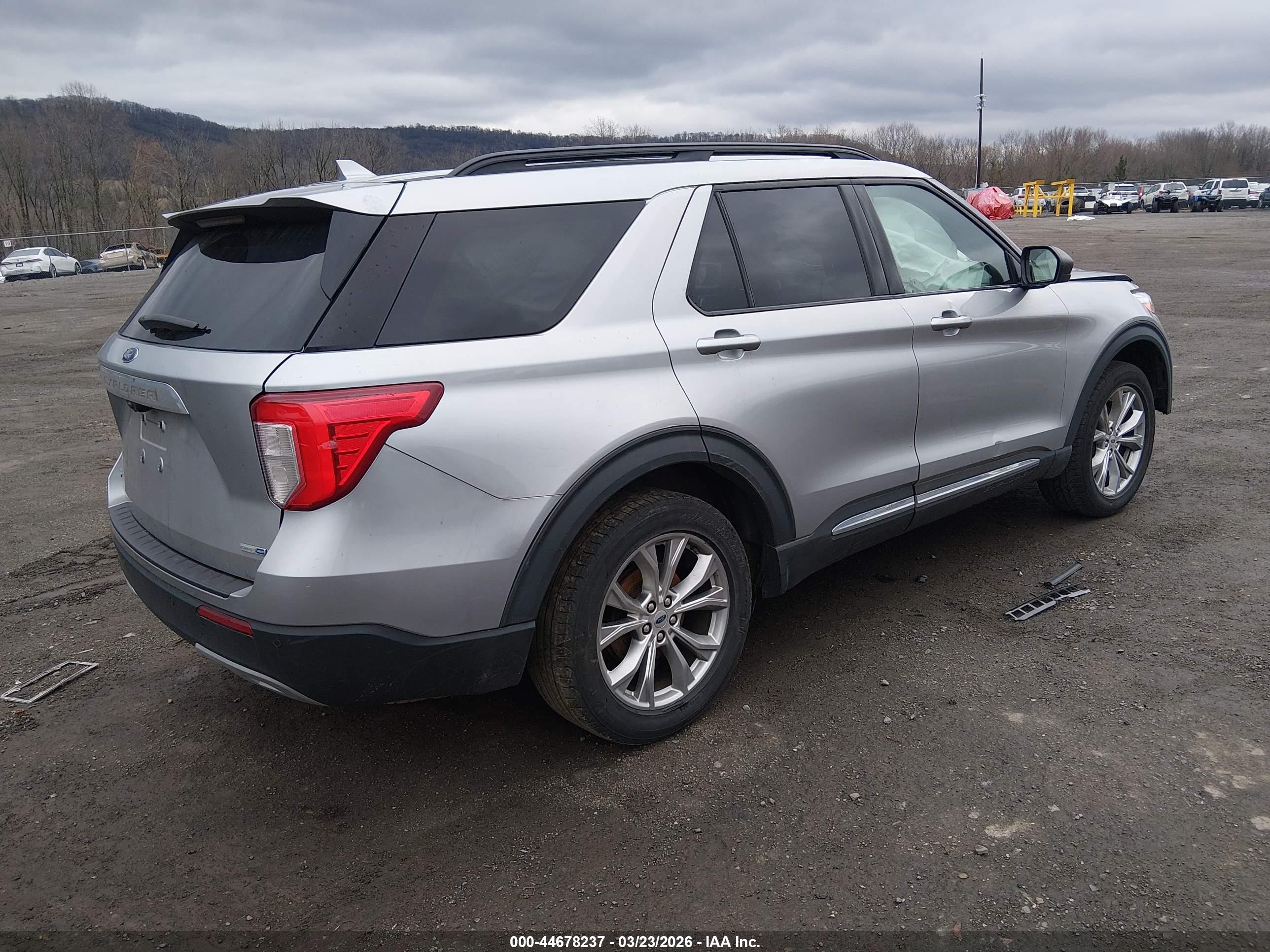 FORD EXPLORER image 4
