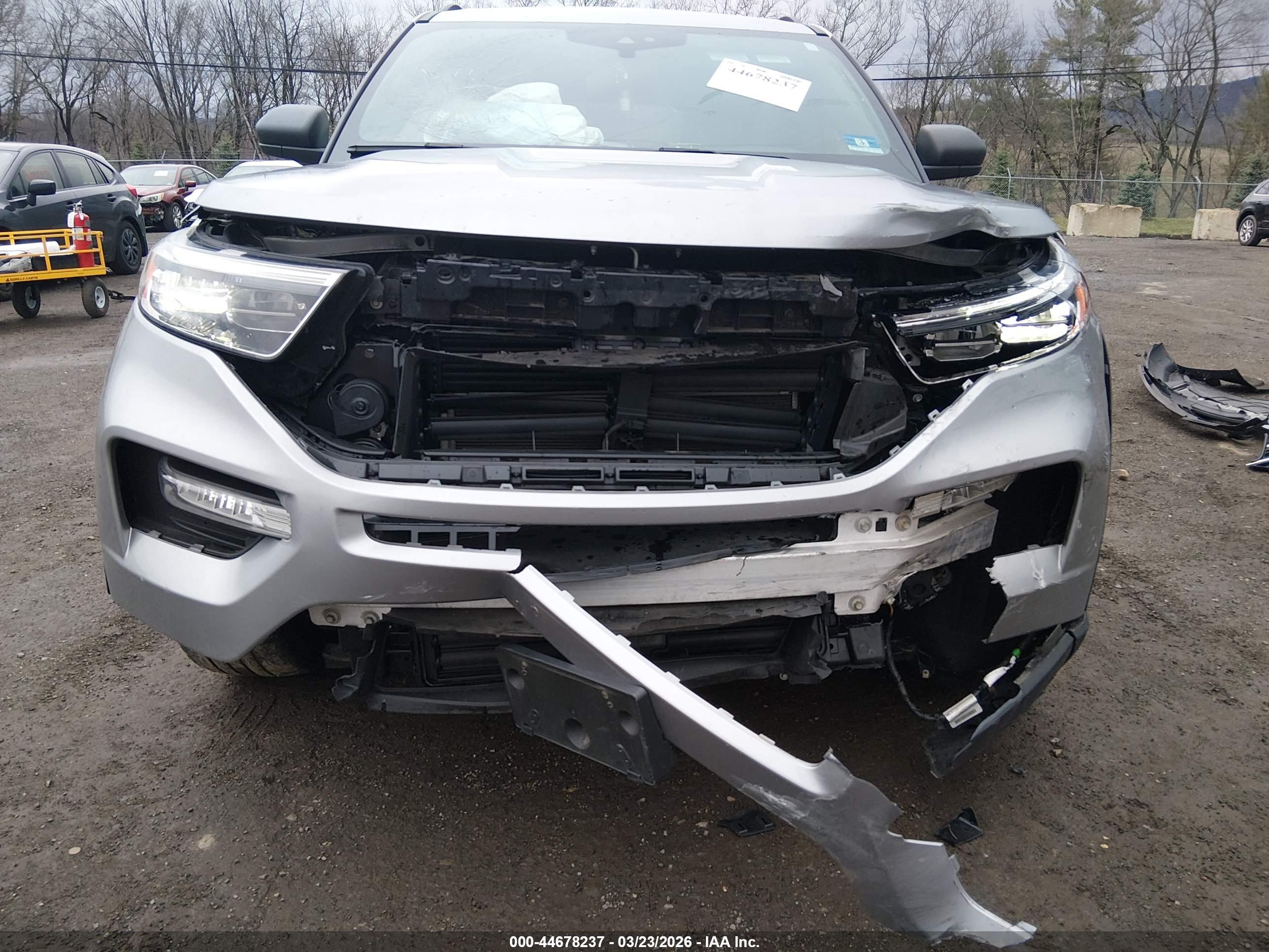 FORD EXPLORER image 6