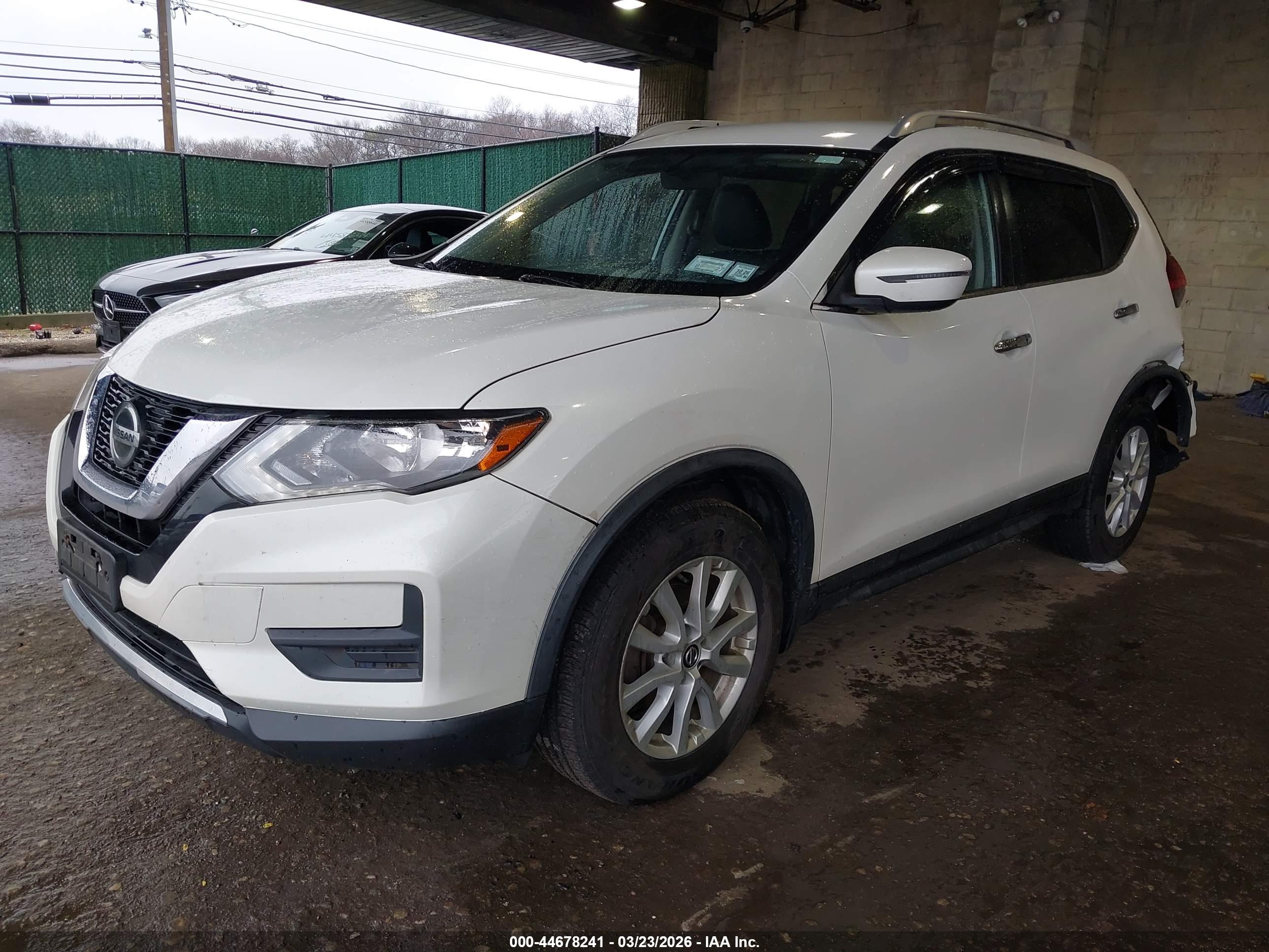 NISSAN ROGUE image 2