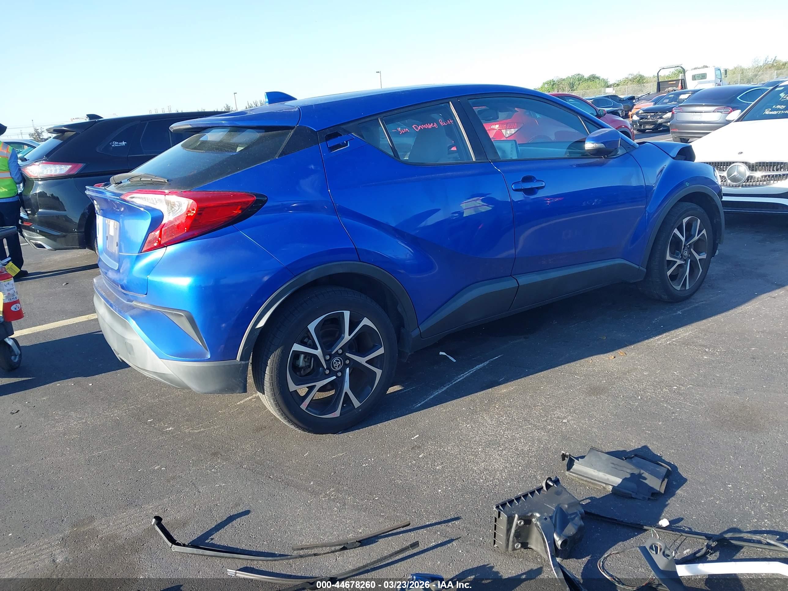 TOYOTA C-HR image 4