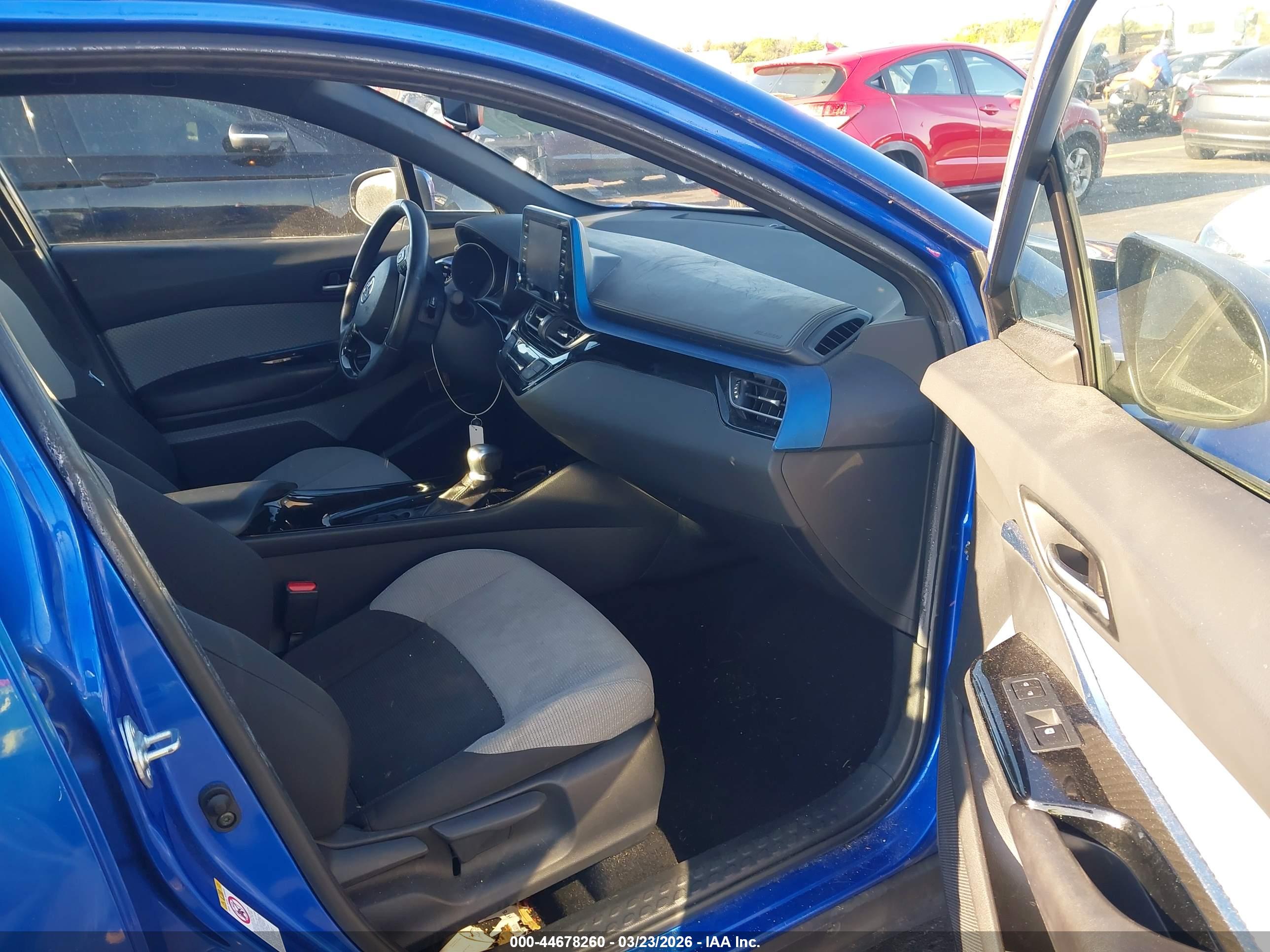 TOYOTA C-HR image 5