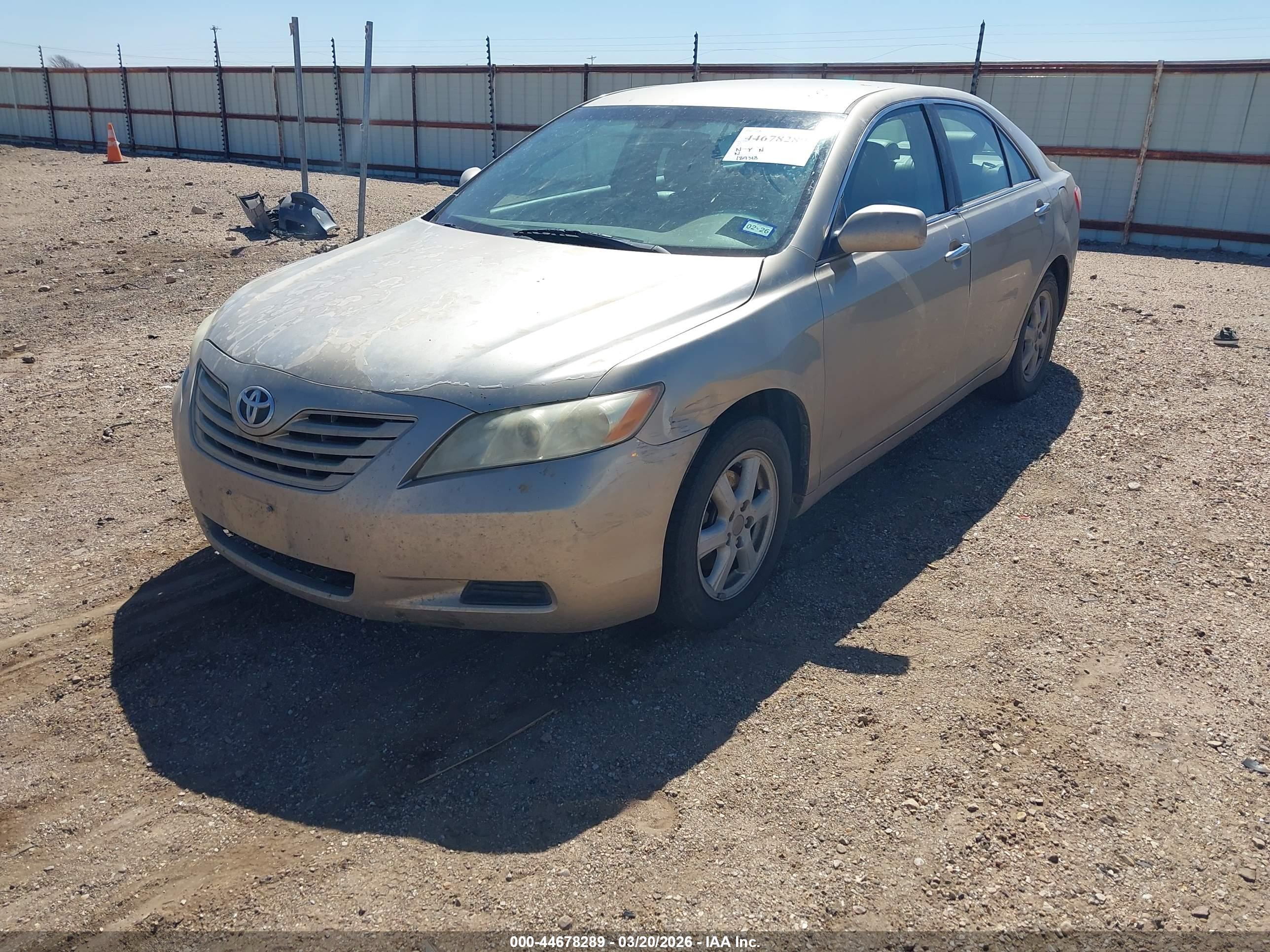 TOYOTA CAMRY image 2