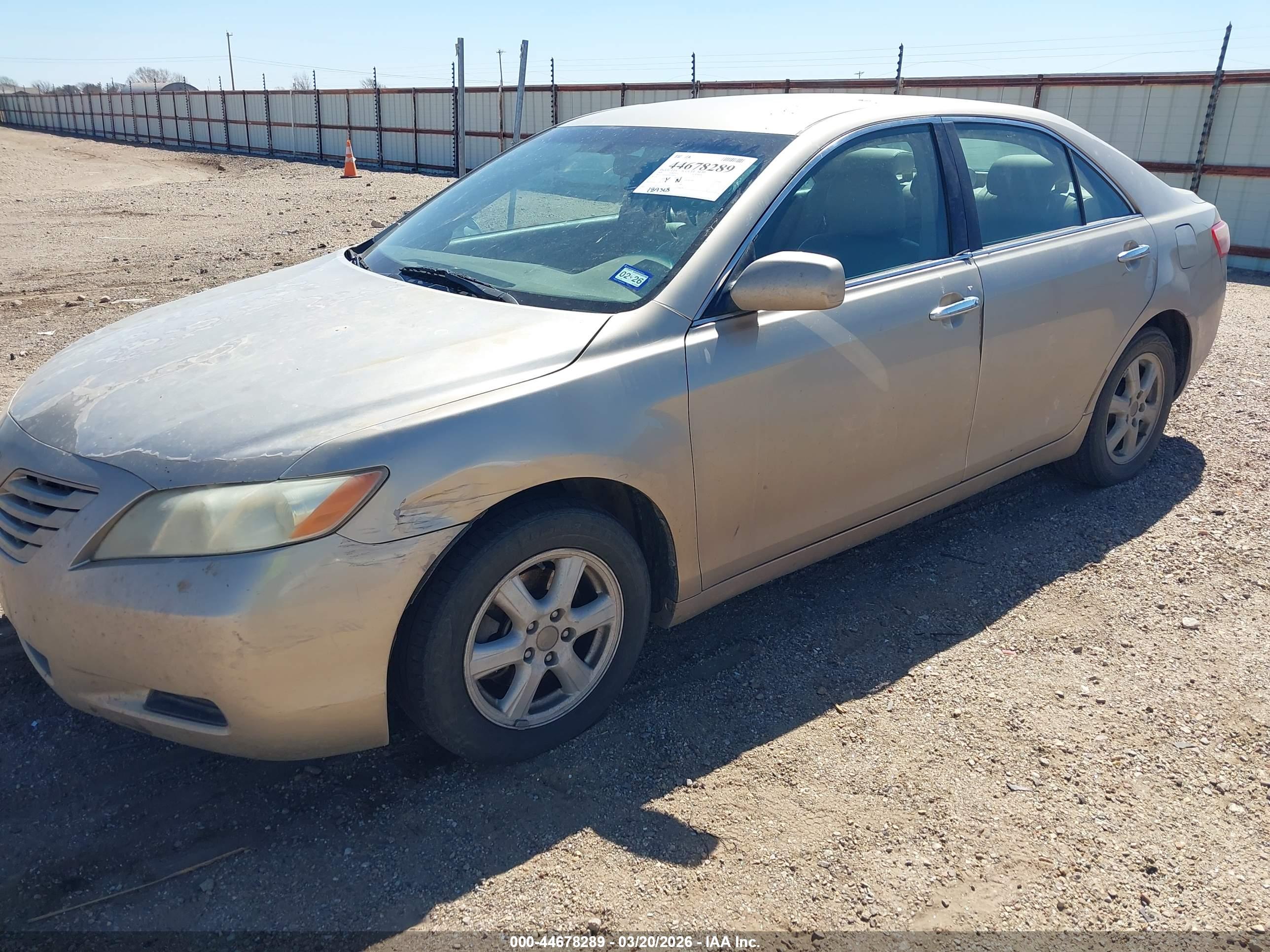 TOYOTA CAMRY image 6