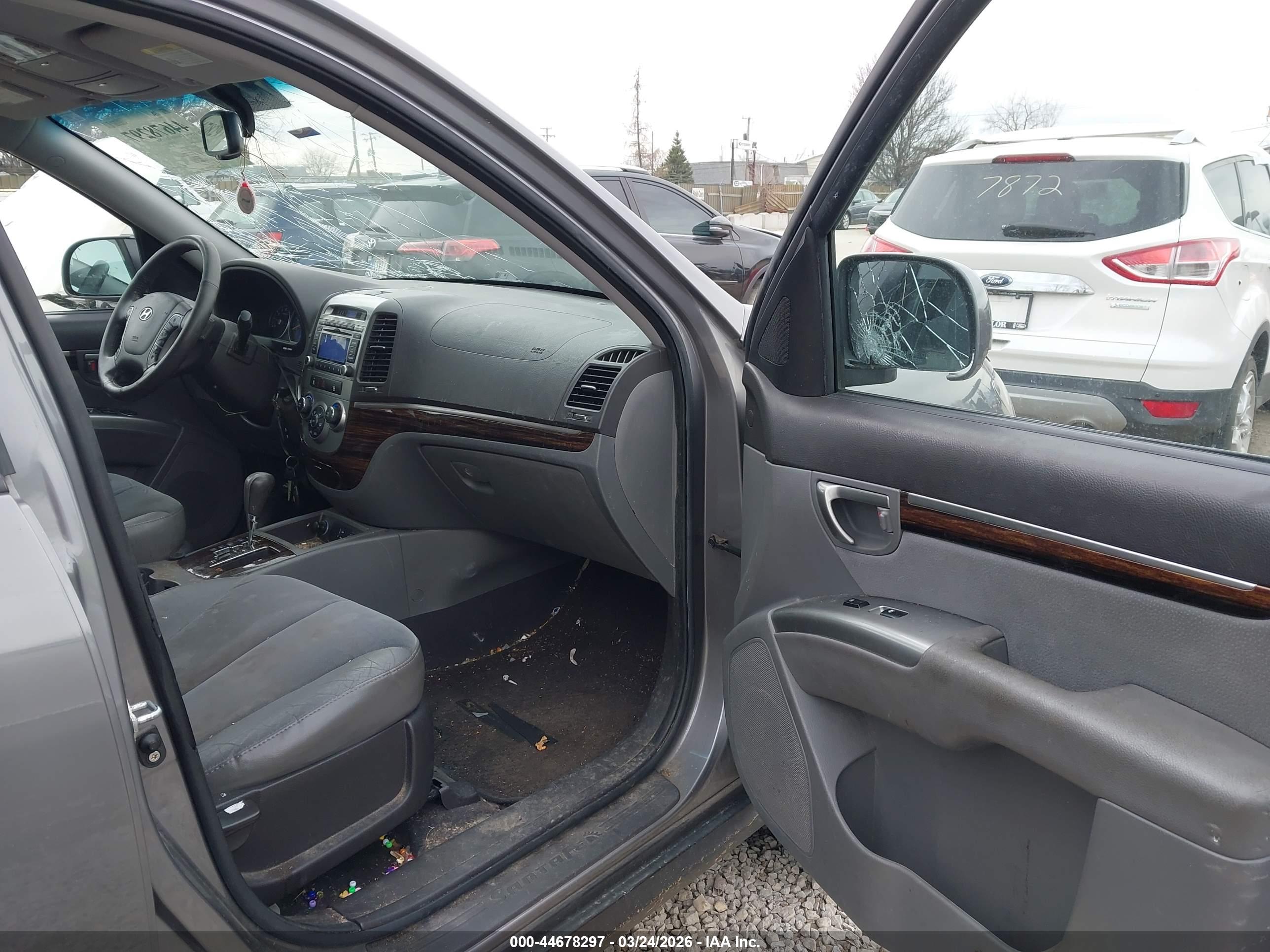 HYUNDAI SANTA image 5