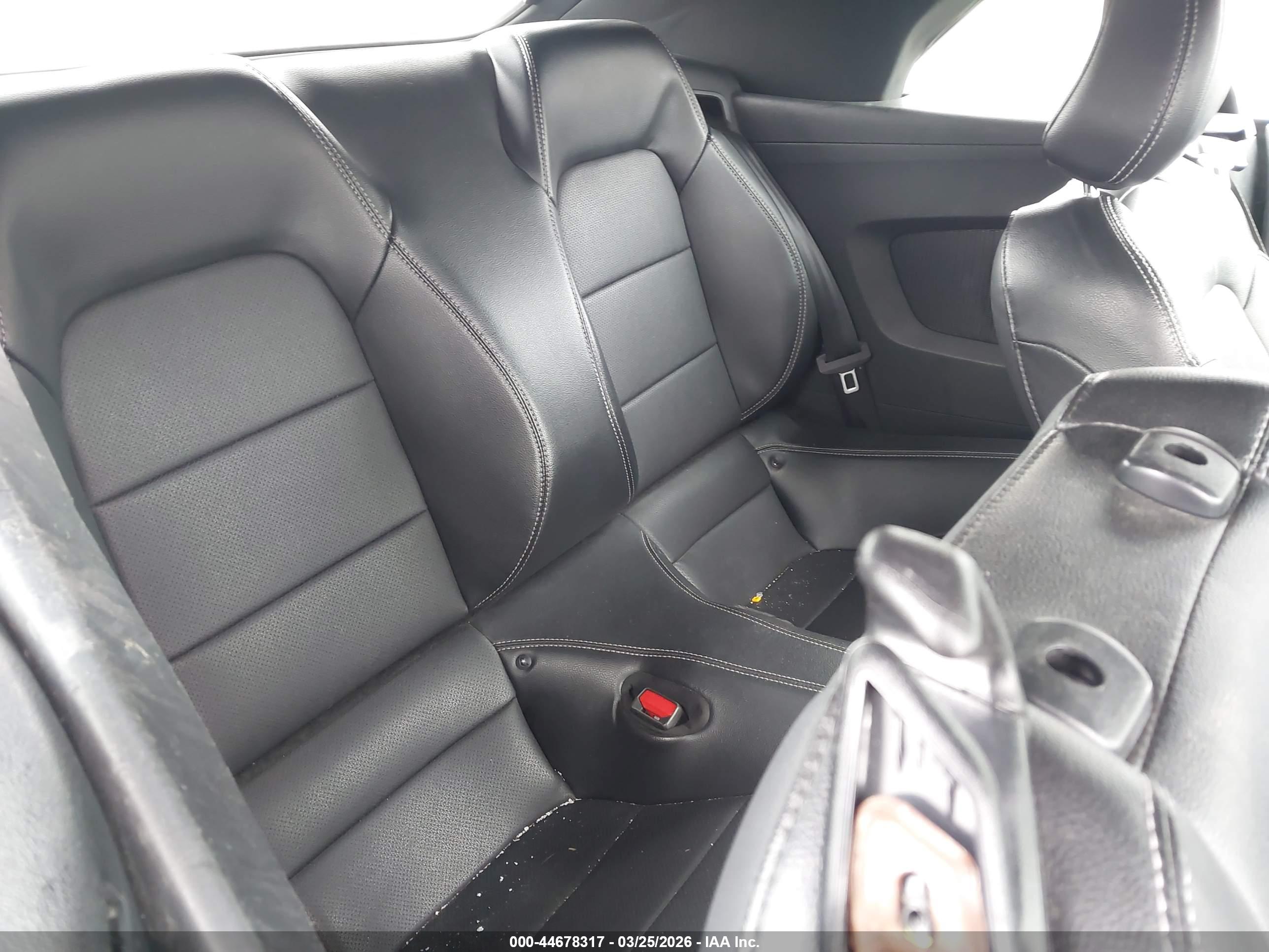 FORD MUSTANG image 8