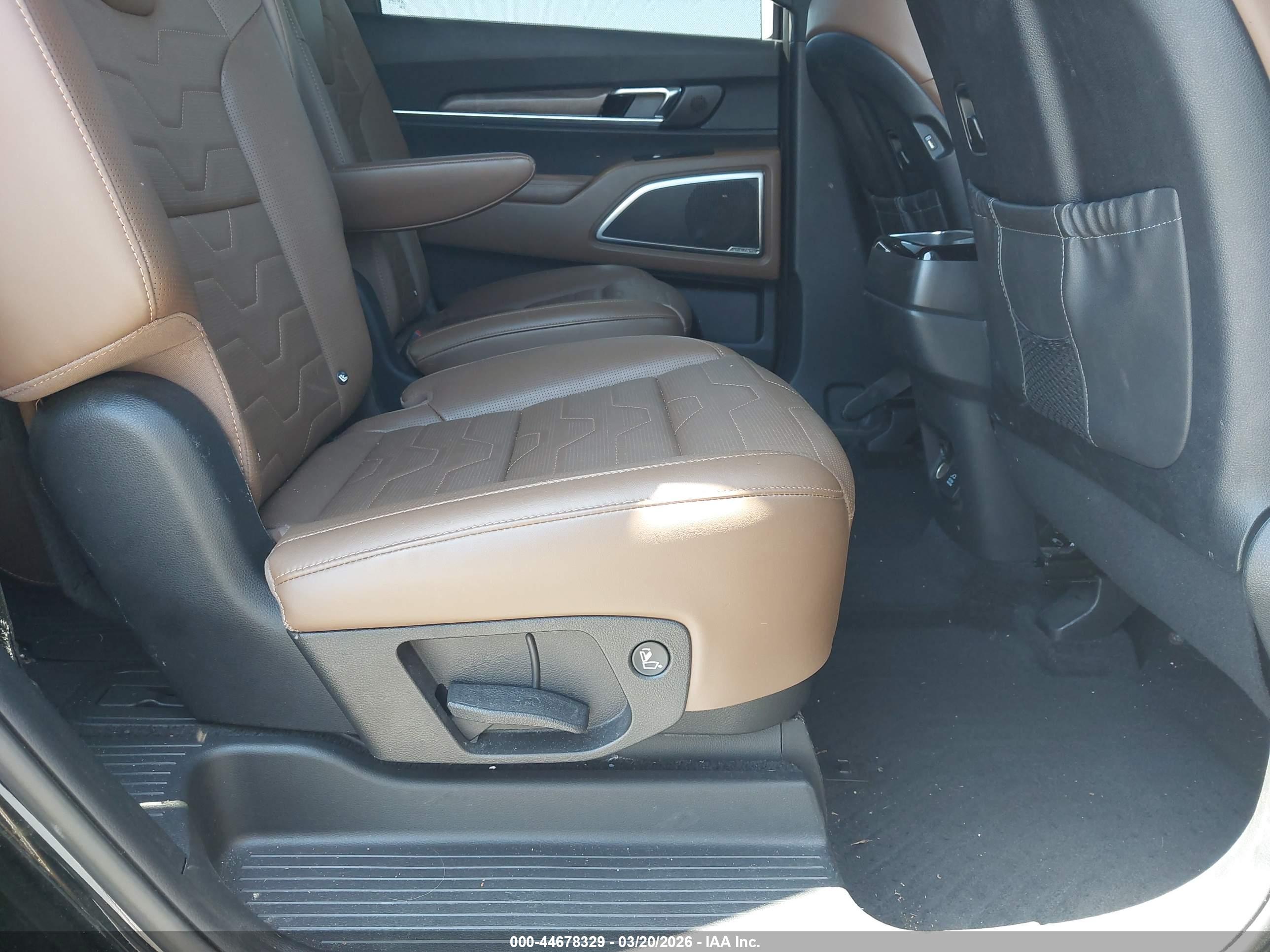 KIA TELLURIDE image 8