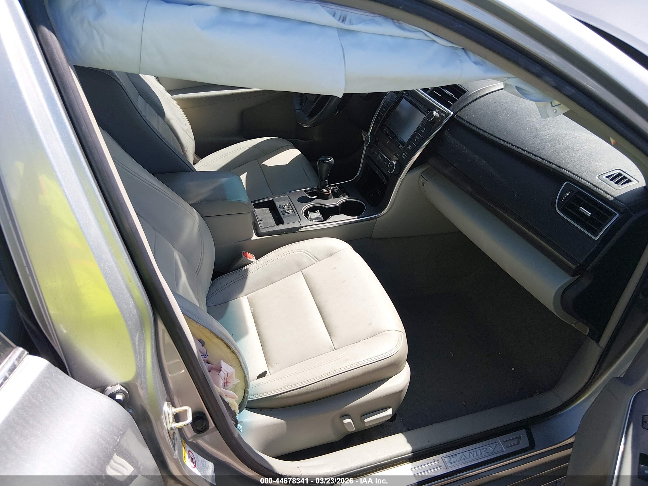 TOYOTA CAMRY image 5