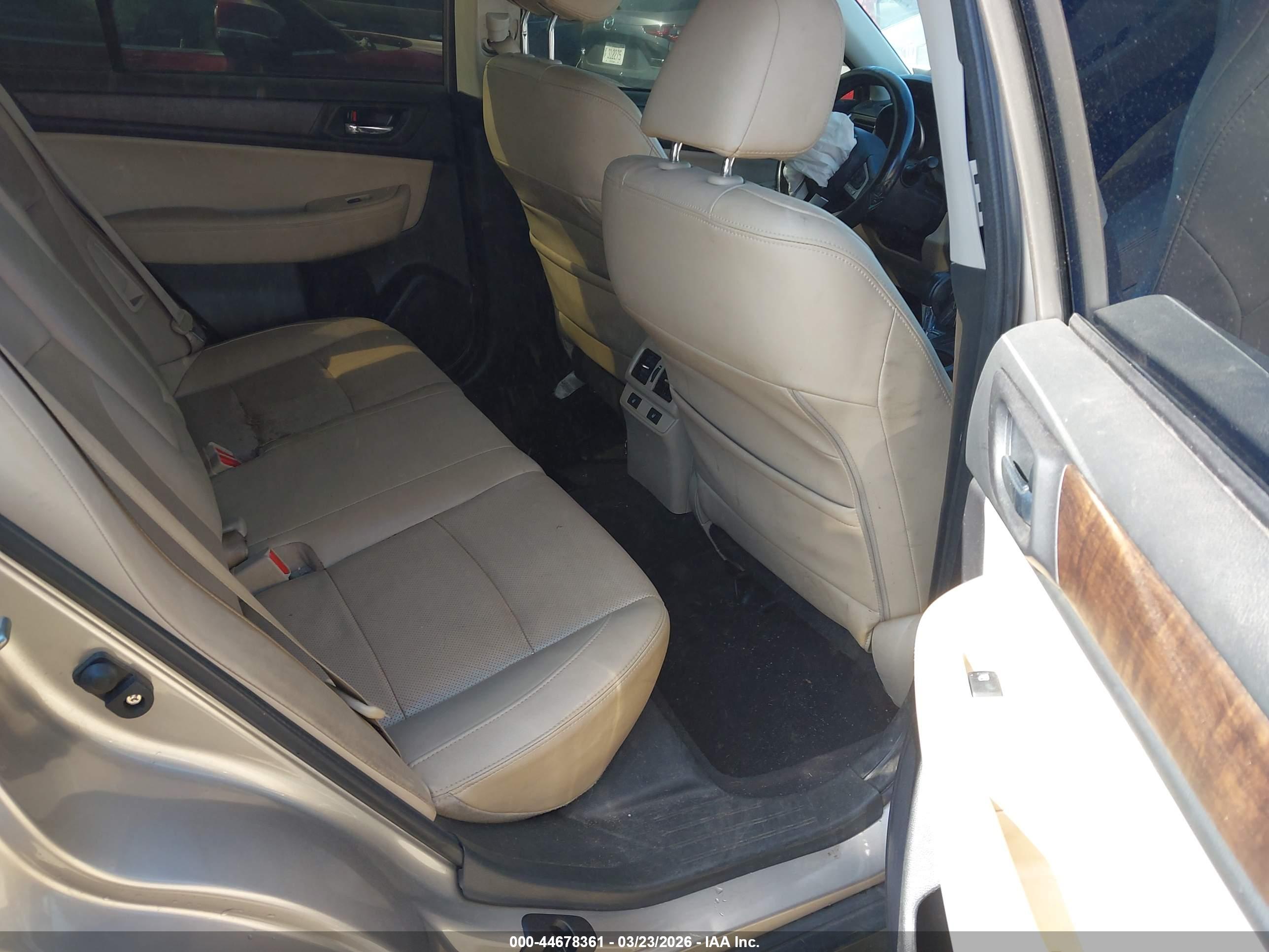 SUBARU OUTBACK image 8