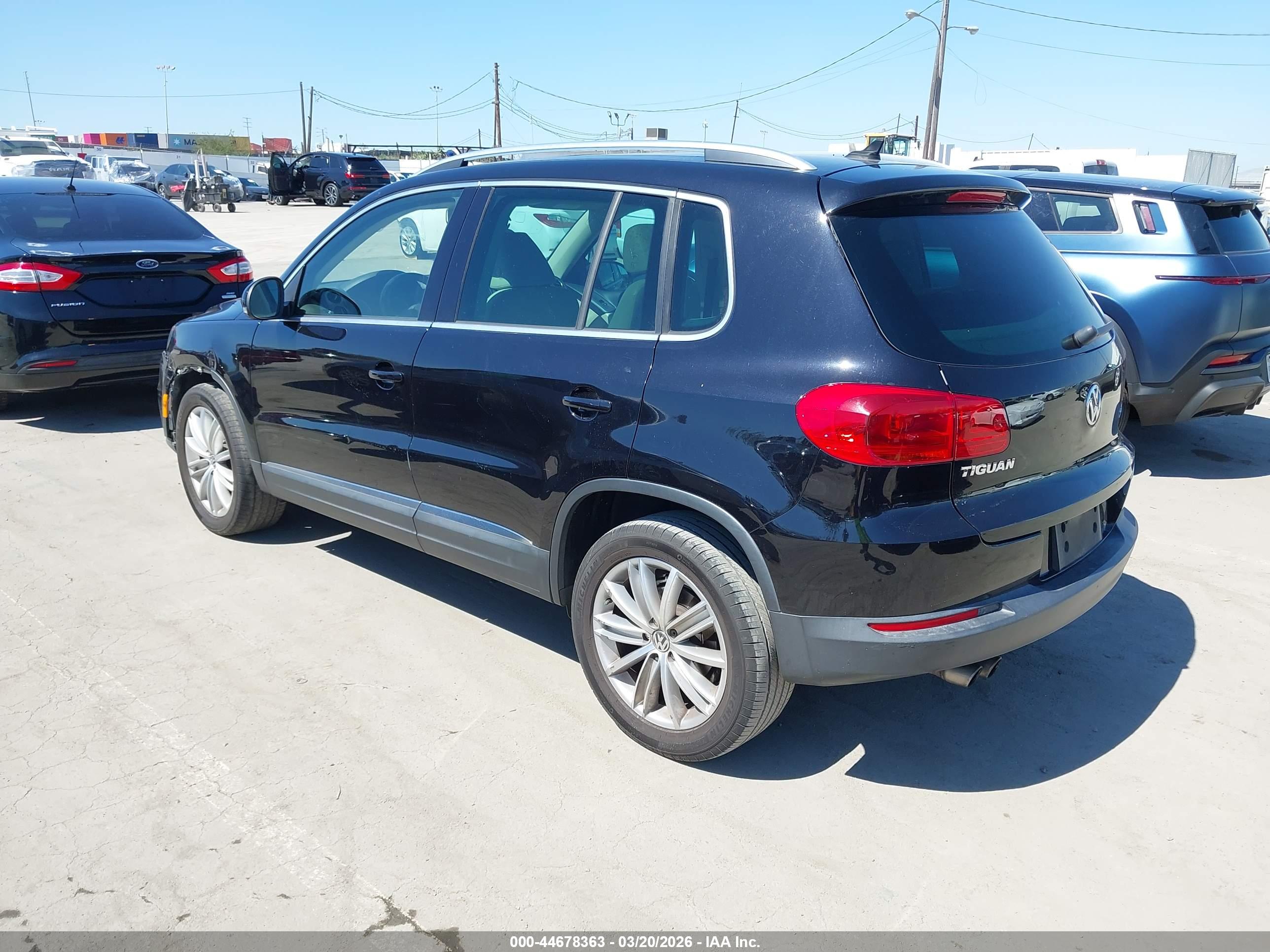 VOLKSWAGEN TIGUAN image 3
