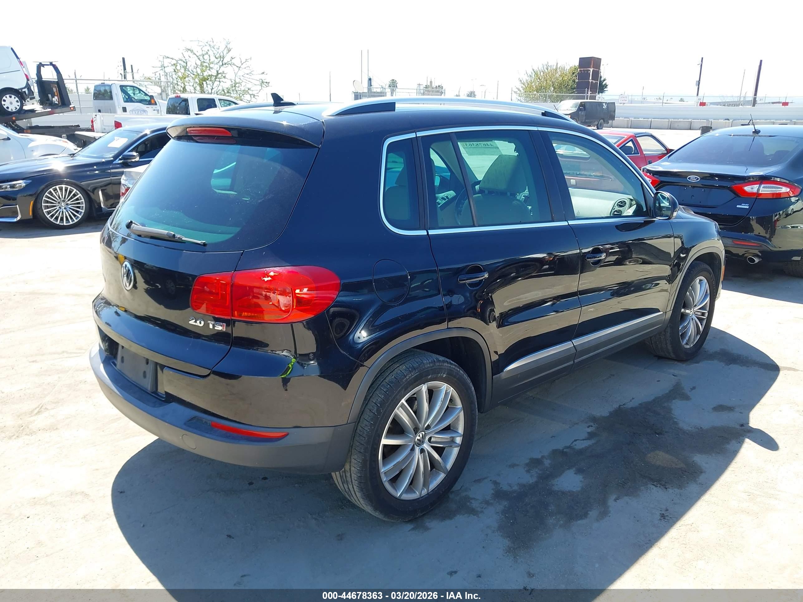 VOLKSWAGEN TIGUAN image 4