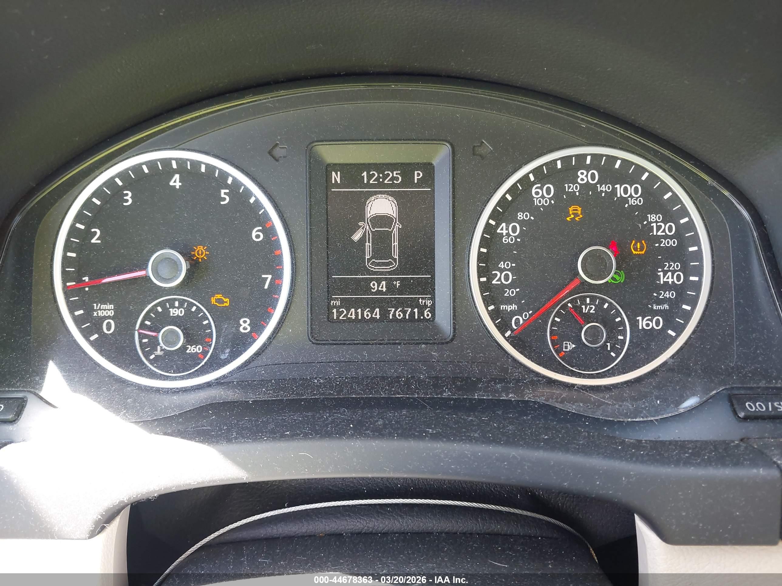 VOLKSWAGEN TIGUAN image 7