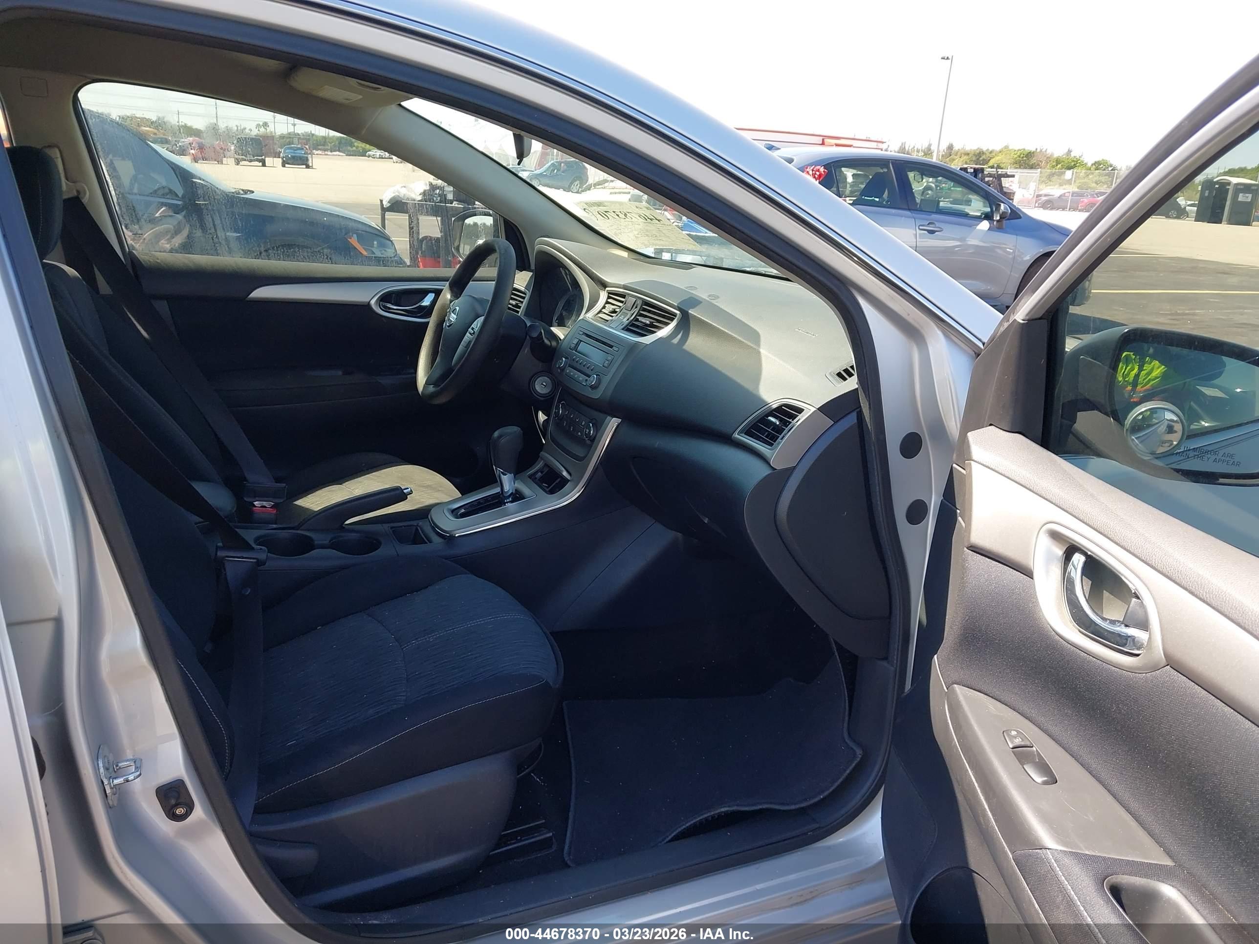 NISSAN SENTRA image 5
