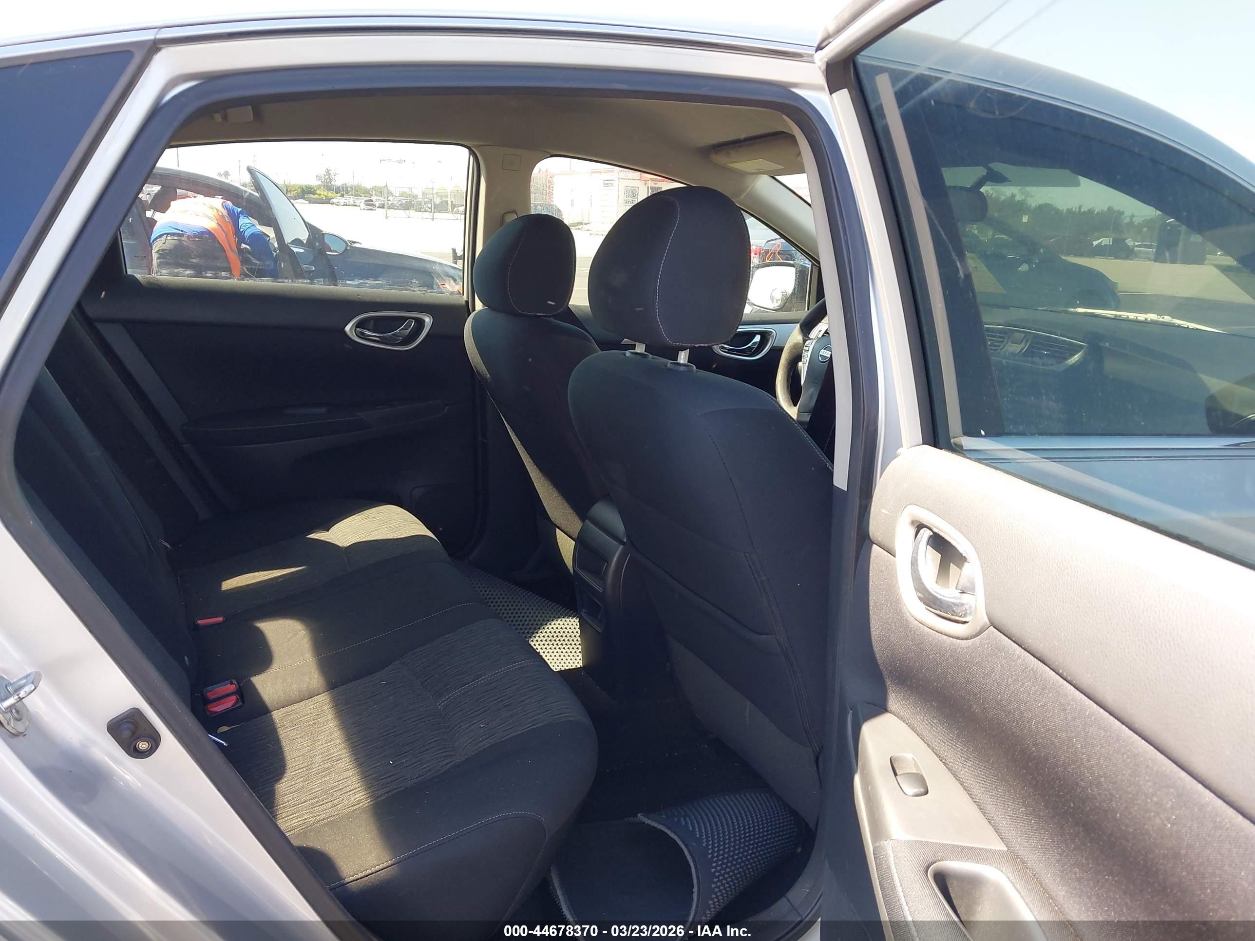 NISSAN SENTRA image 8