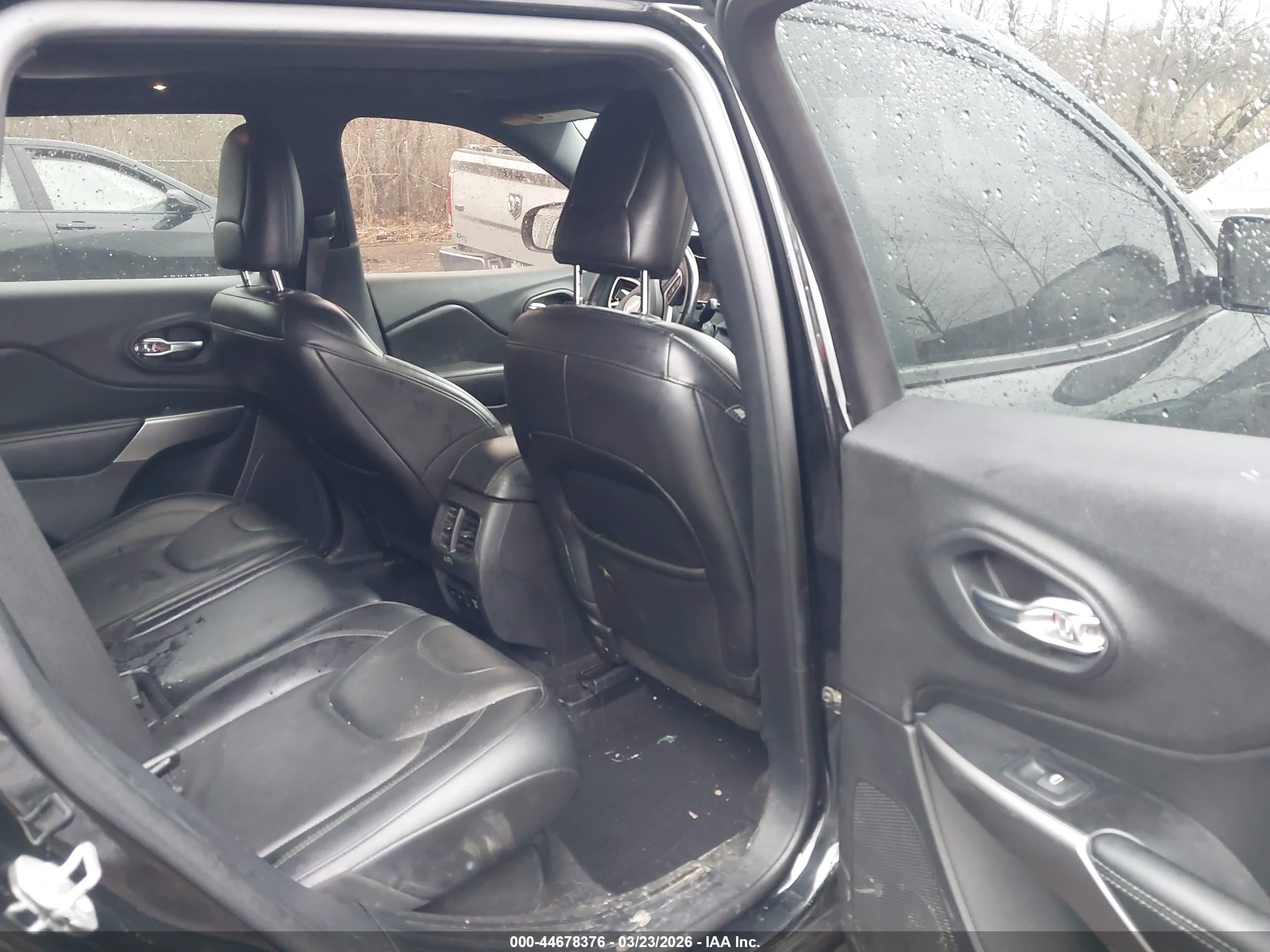 JEEP CHEROKEE image 8