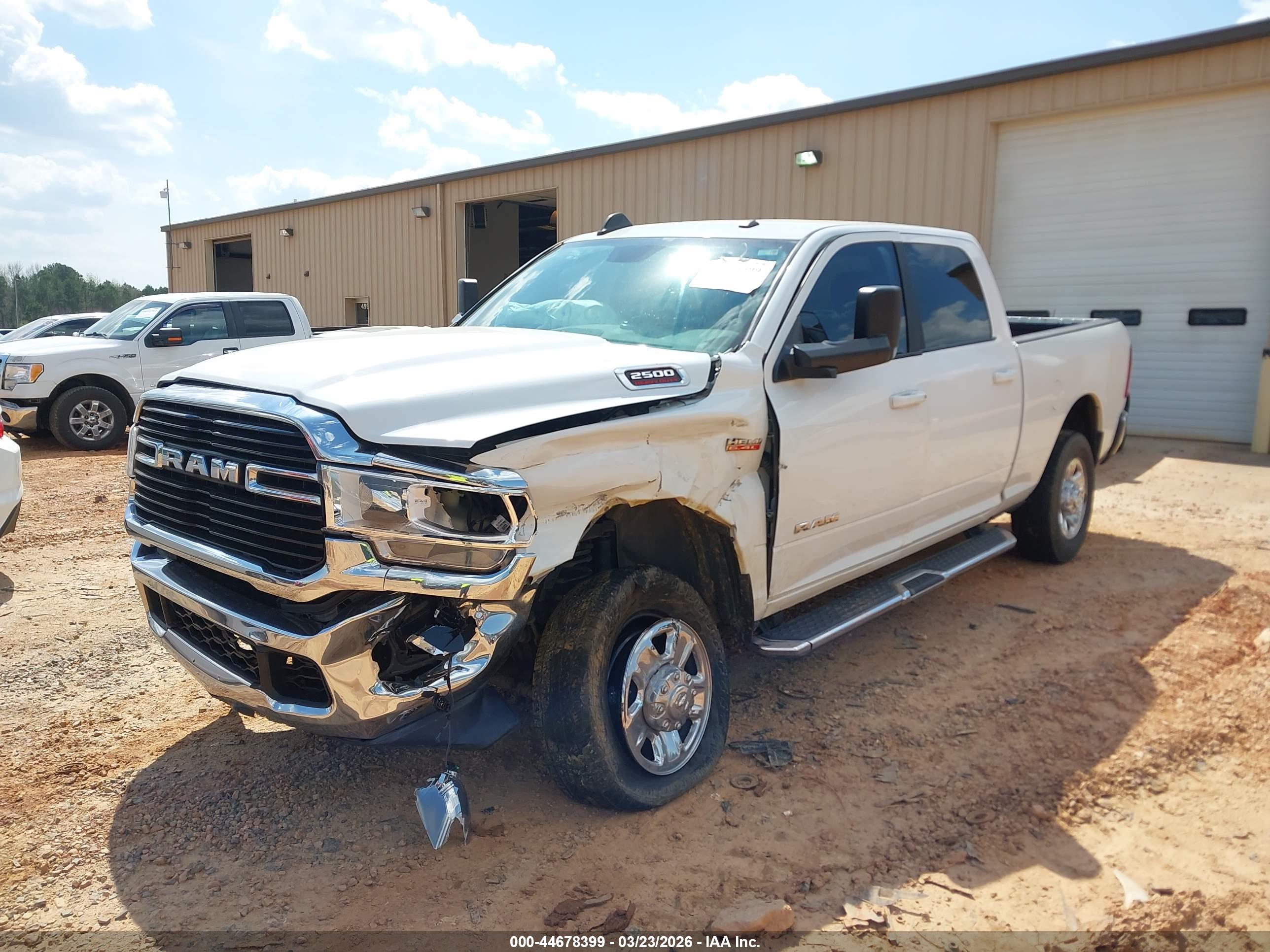 RAM 2500 image 2