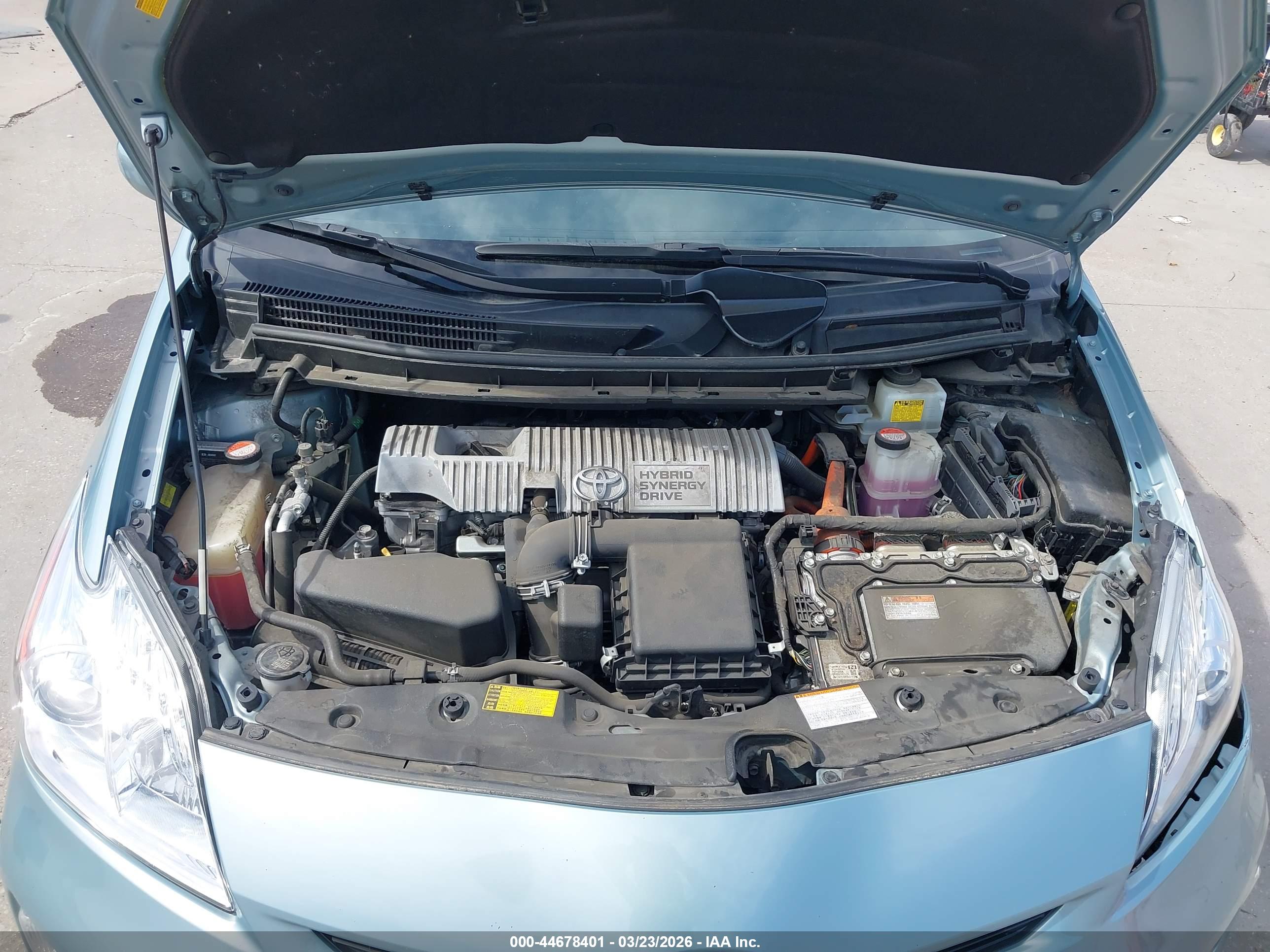 TOYOTA PRIUS image 10